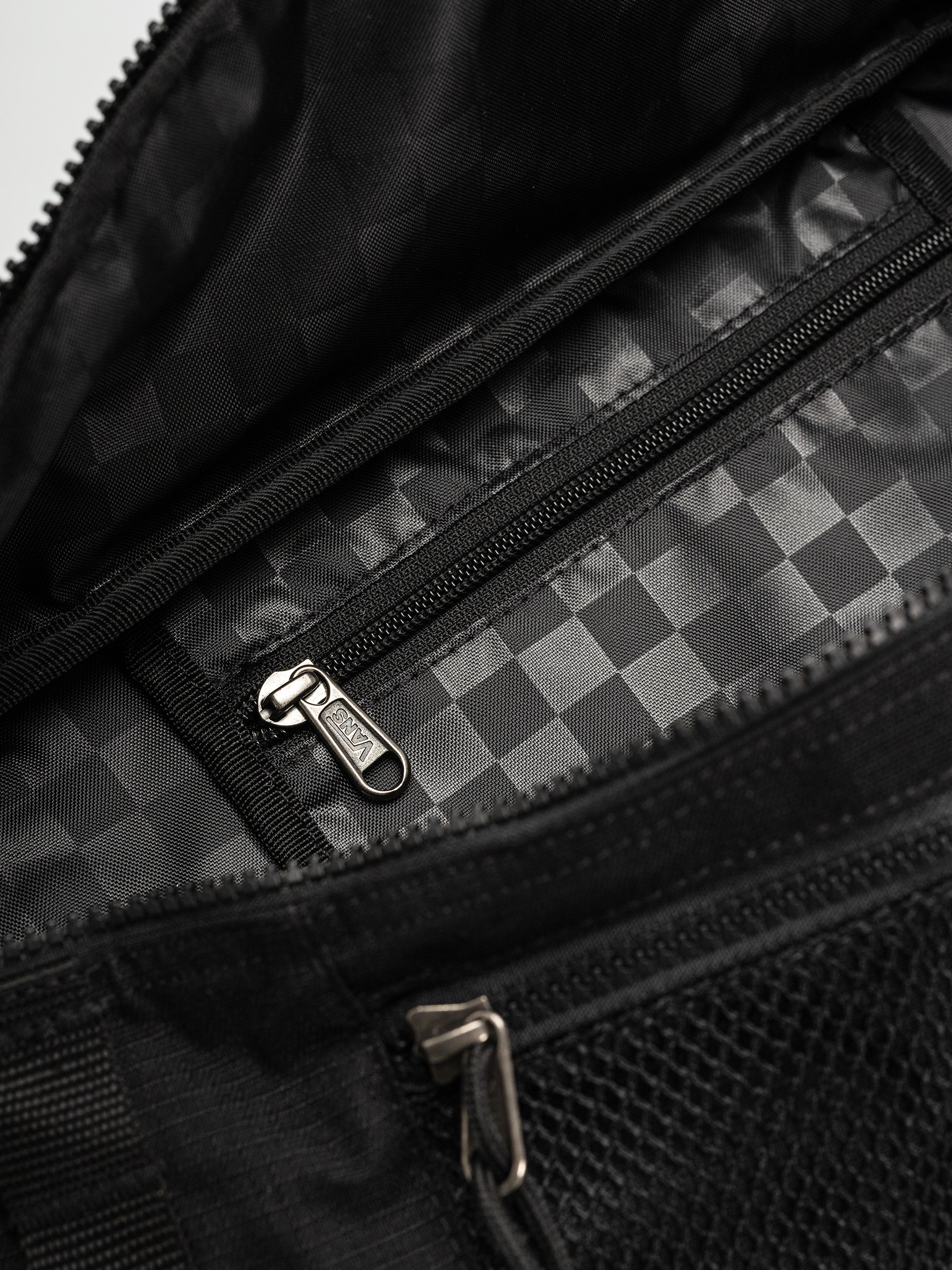 Vans Ward Cross Body Pack Táska (black/black)