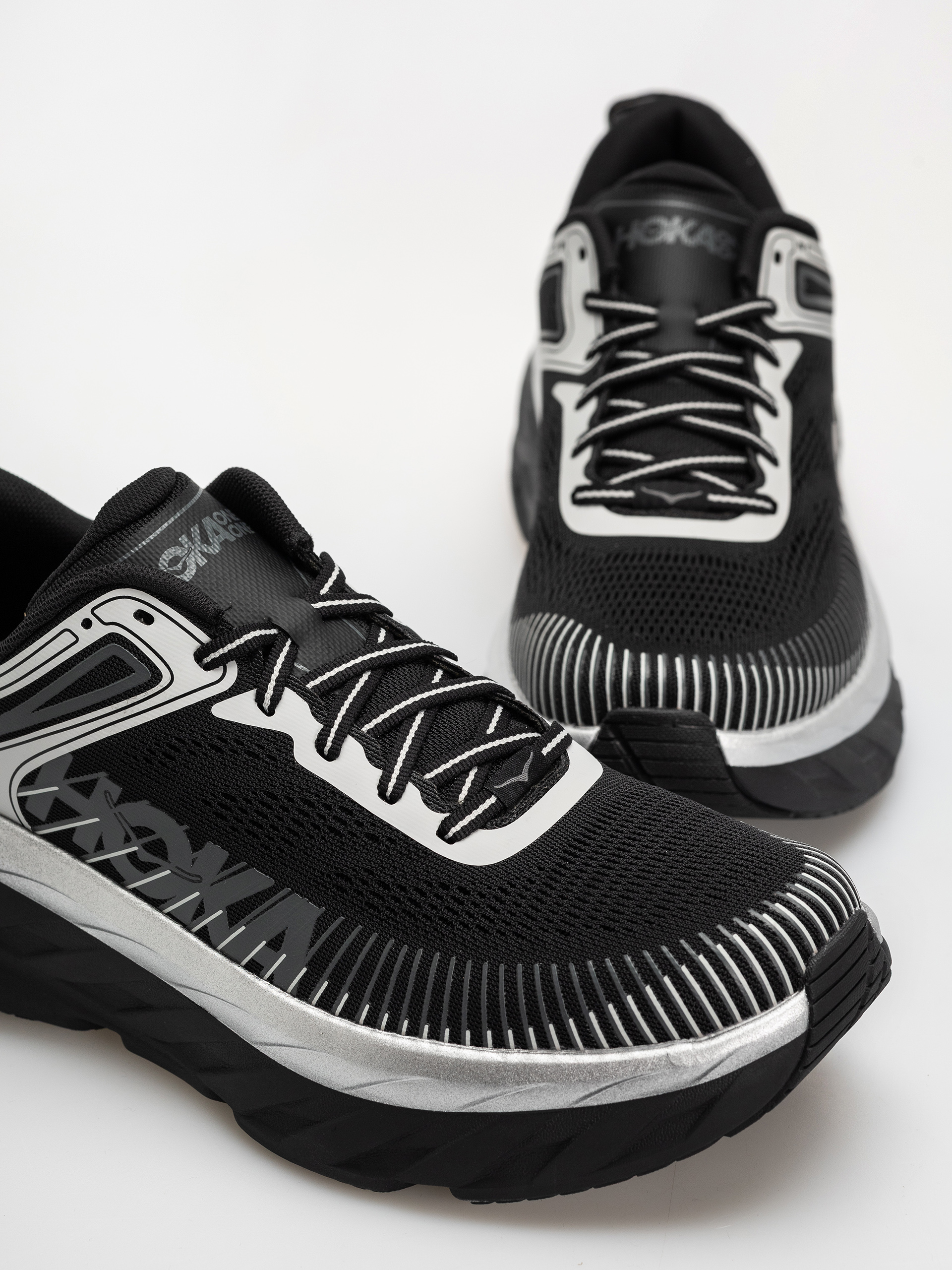 Hoka Bondi 7 Cipők (black/stardust)