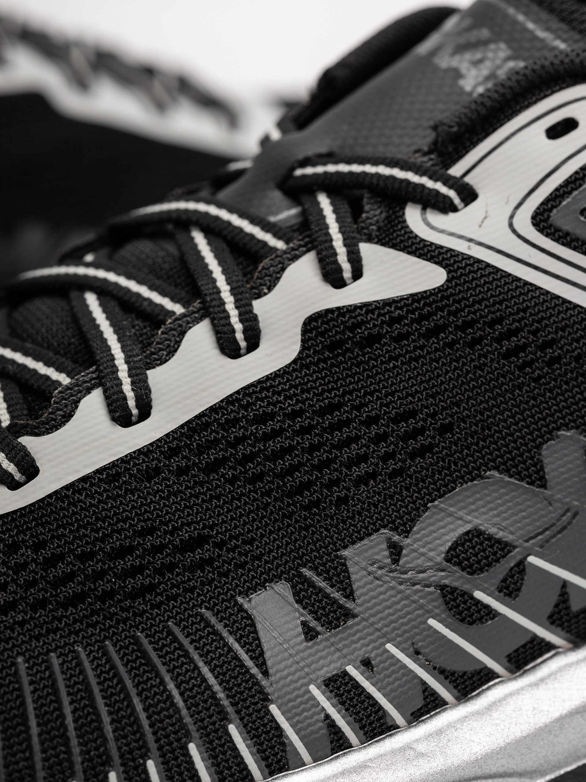 Hoka Bondi 7 Cipők (black/stardust)