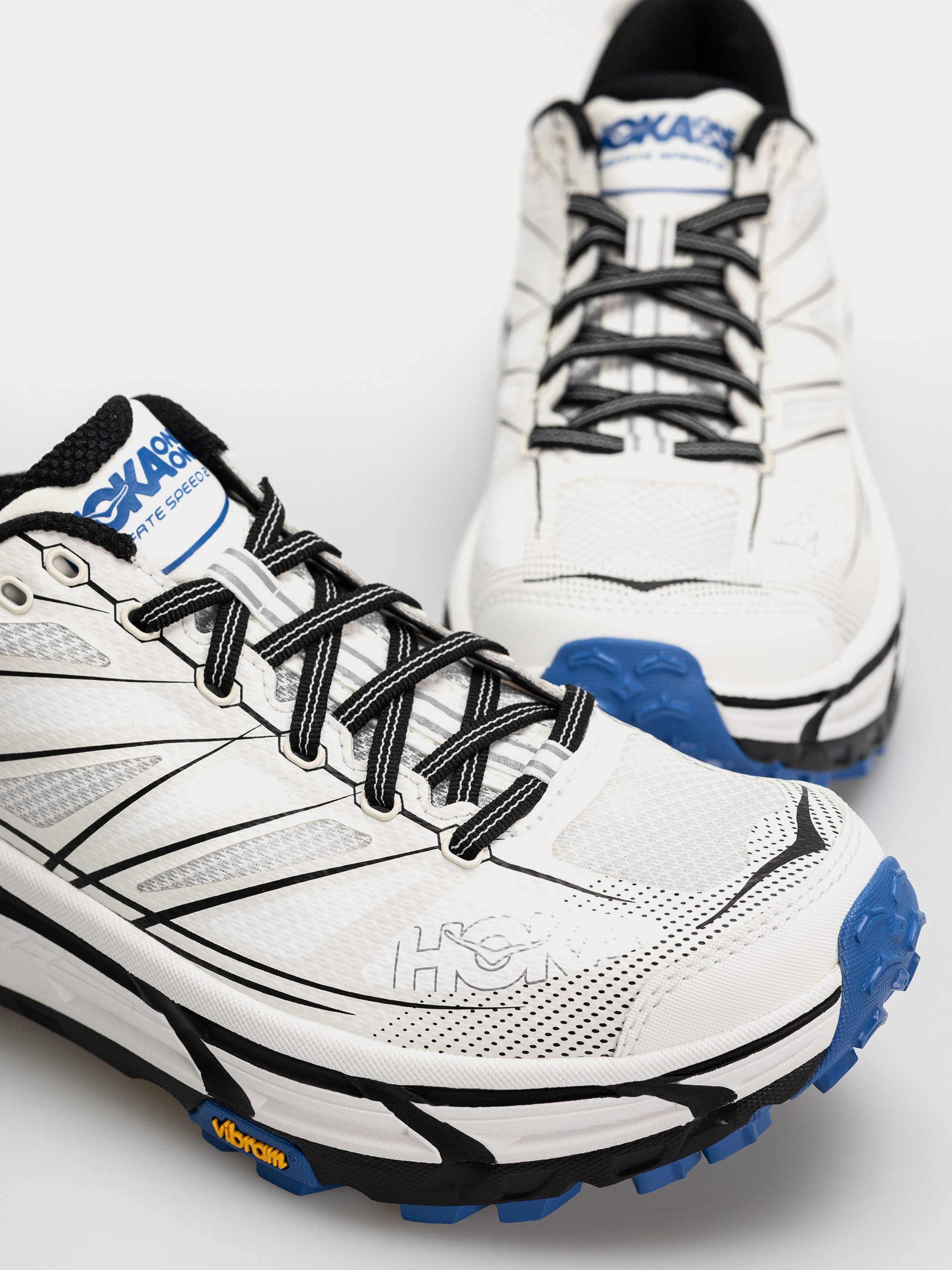 Hoka Mafate Speed 2 Cipők (white/cobalt blue)