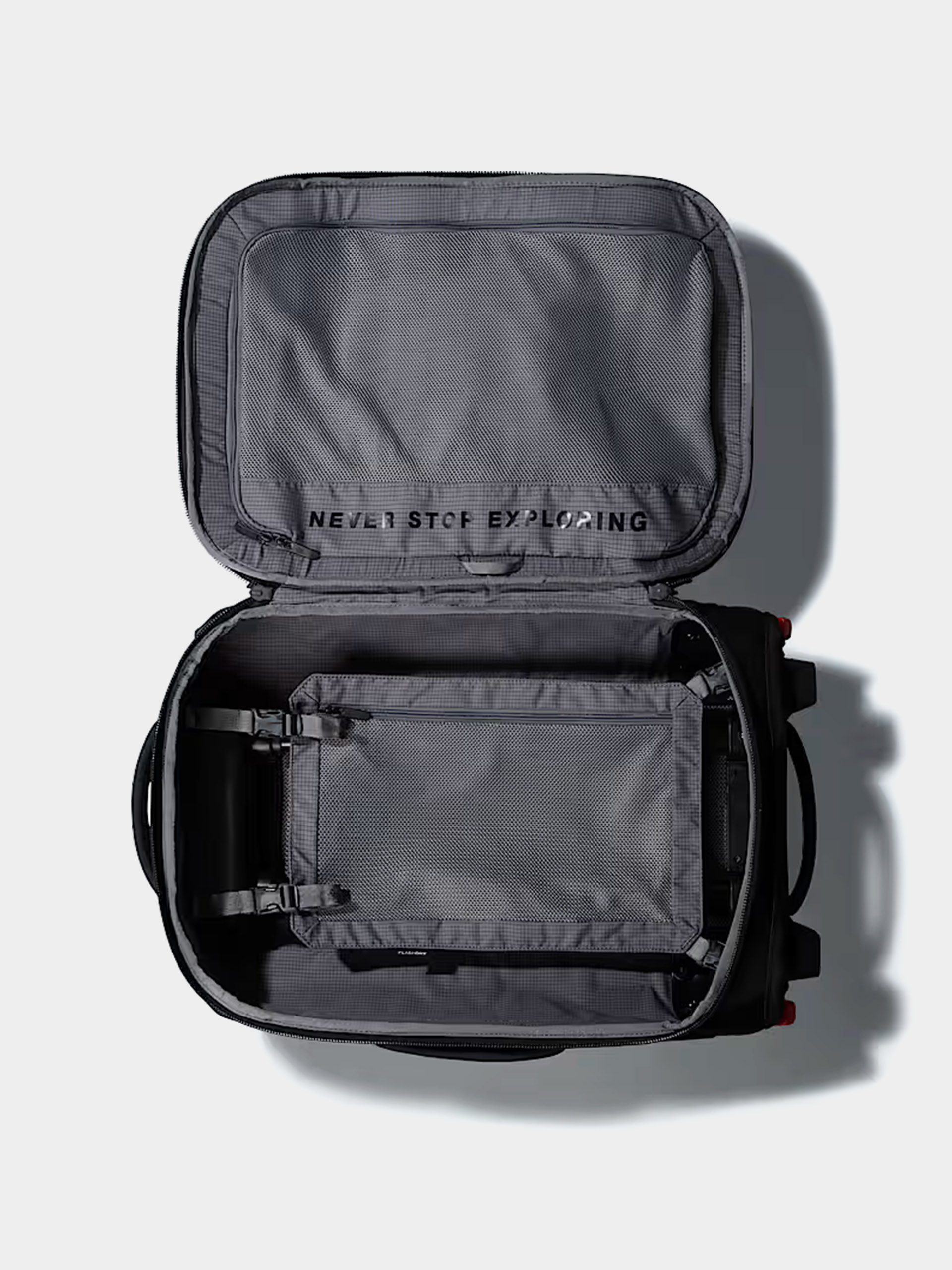 Bőrönd The North Face Base Camp Rolling Thunder 22 (tnf black-tnf w)