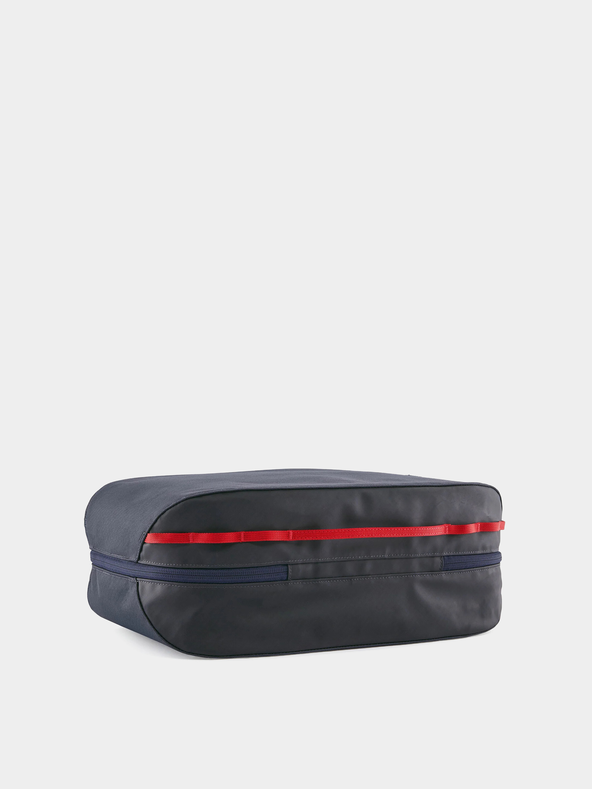 Kozmetikai táska Patagonia Black Hole Cube 14L (smolder blue w/amanita red)