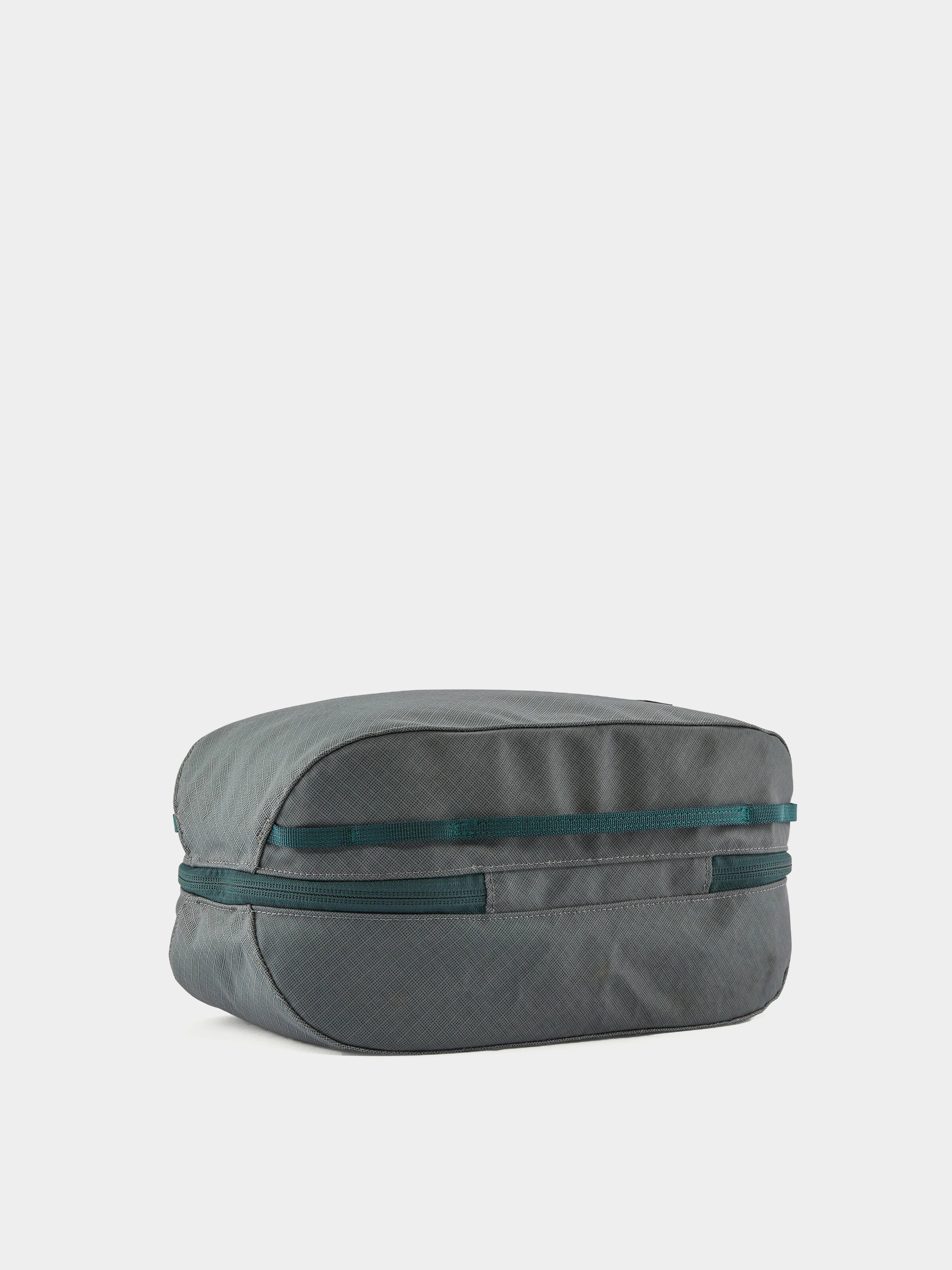 Kozmetikai táska Patagonia Black Hole Cube 6L (noble grey)
