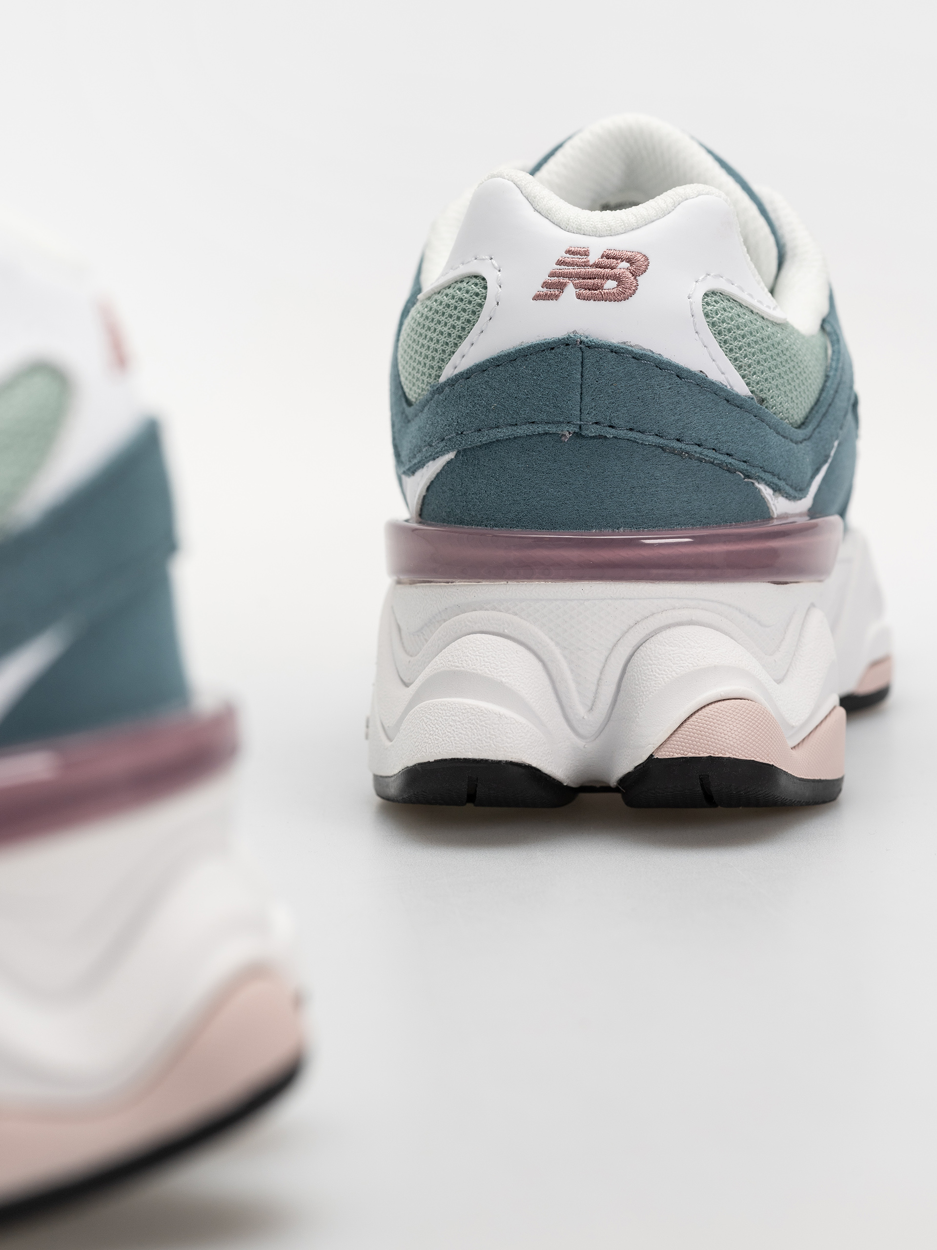 New Balance 9060 JR Cipők (salt water/rosewood)