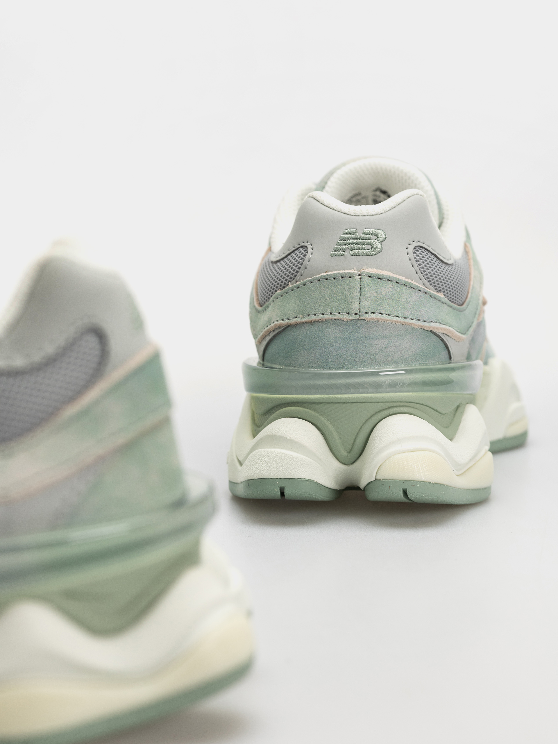 New Balance 9060 Cipők (mosaic green/sea salt)