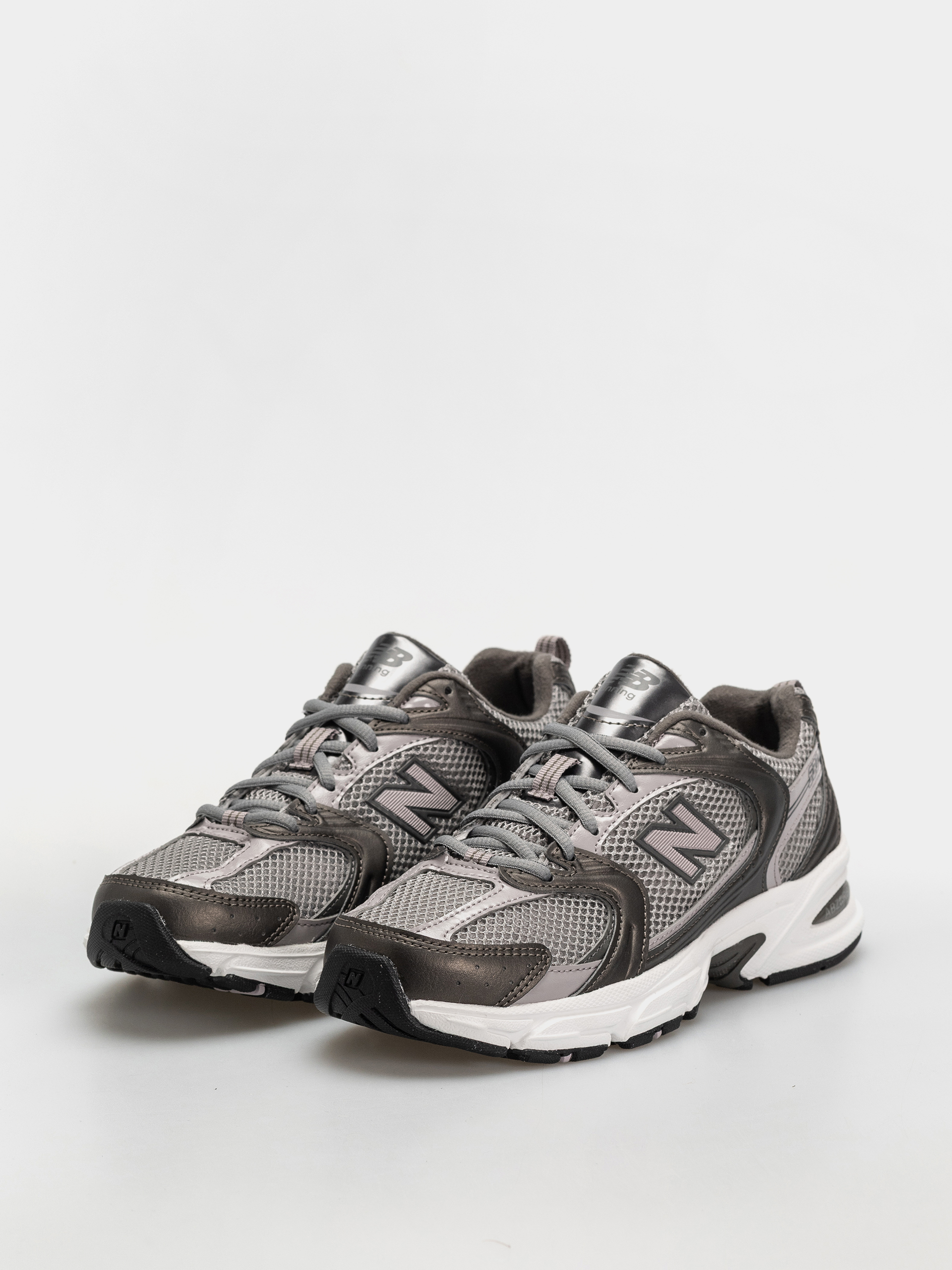 New Balance 530 Cipők (black metallic/truffle salt)