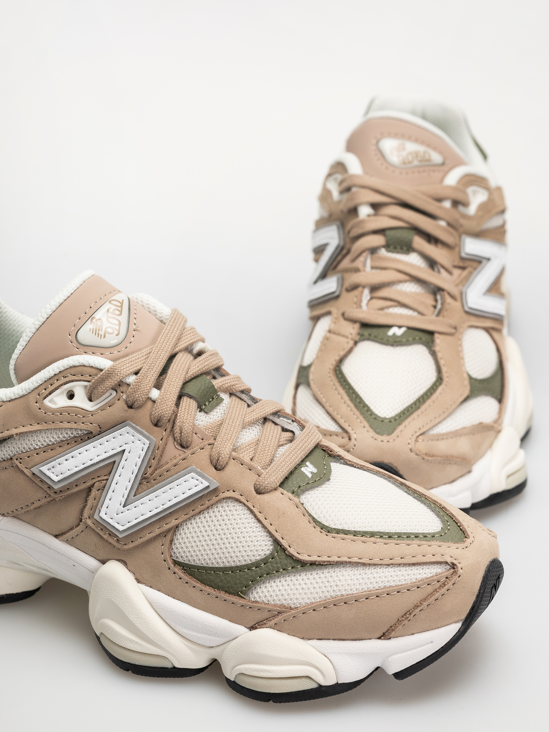 New Balance 9060 Cipők (mindful grey/dark olivine)