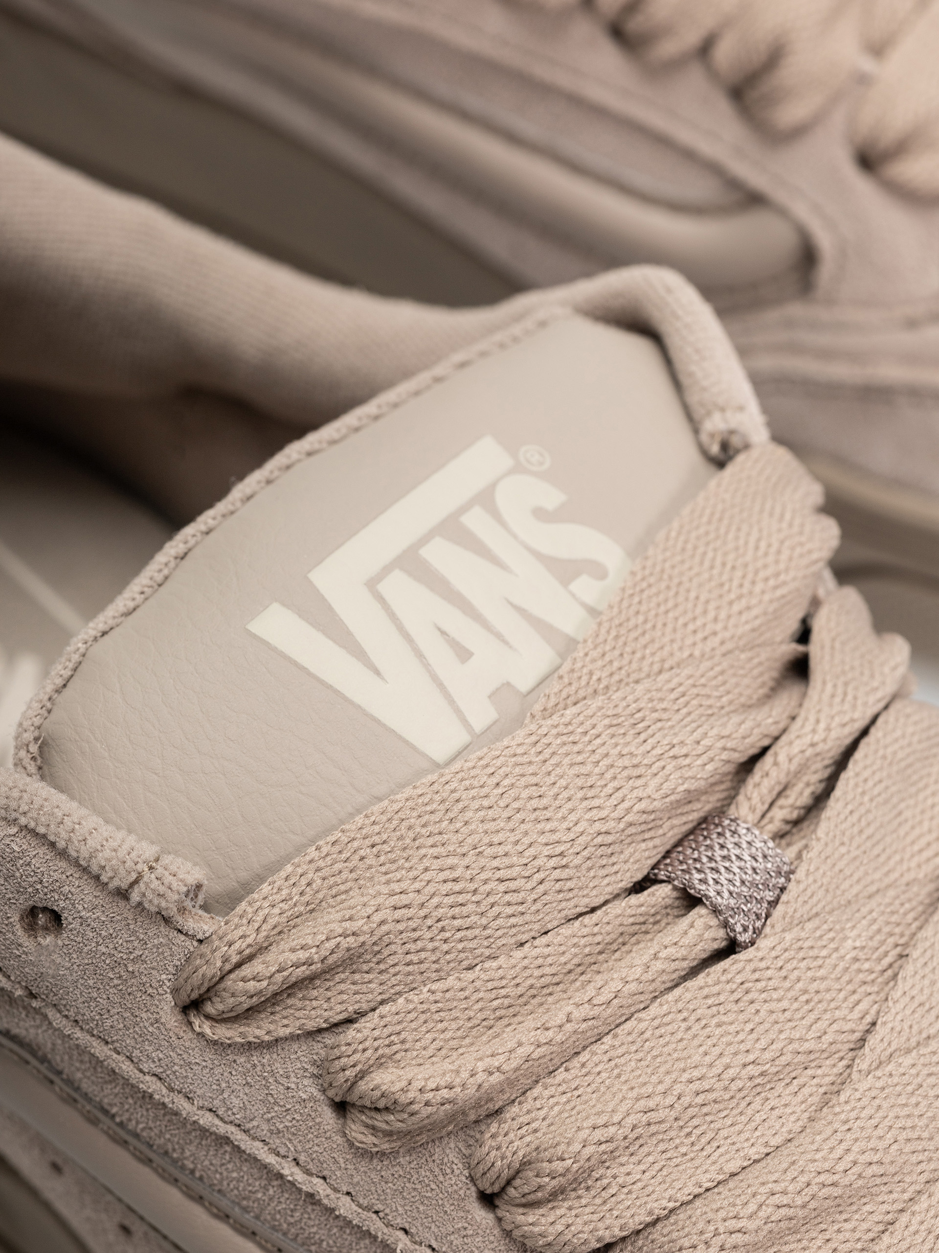 Vans Hylane Cipők (mushroom)