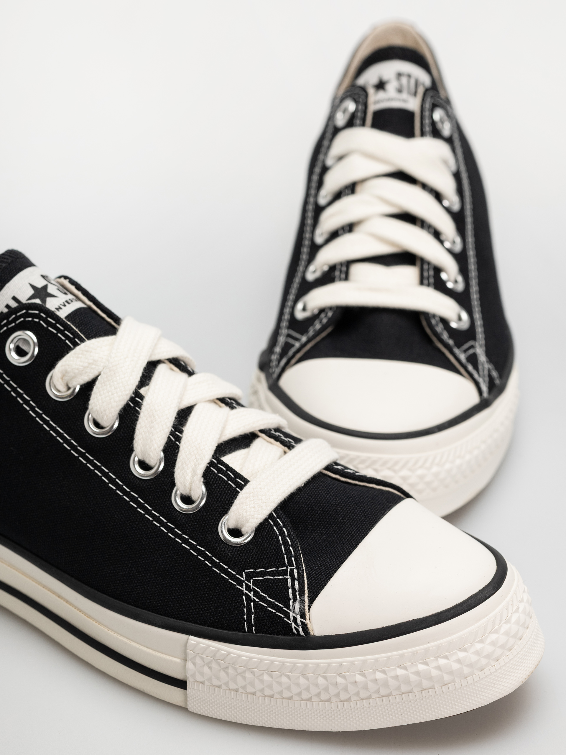 Converse Chuck Taylor Throwback Ox Tornacipők (black/vintage white)