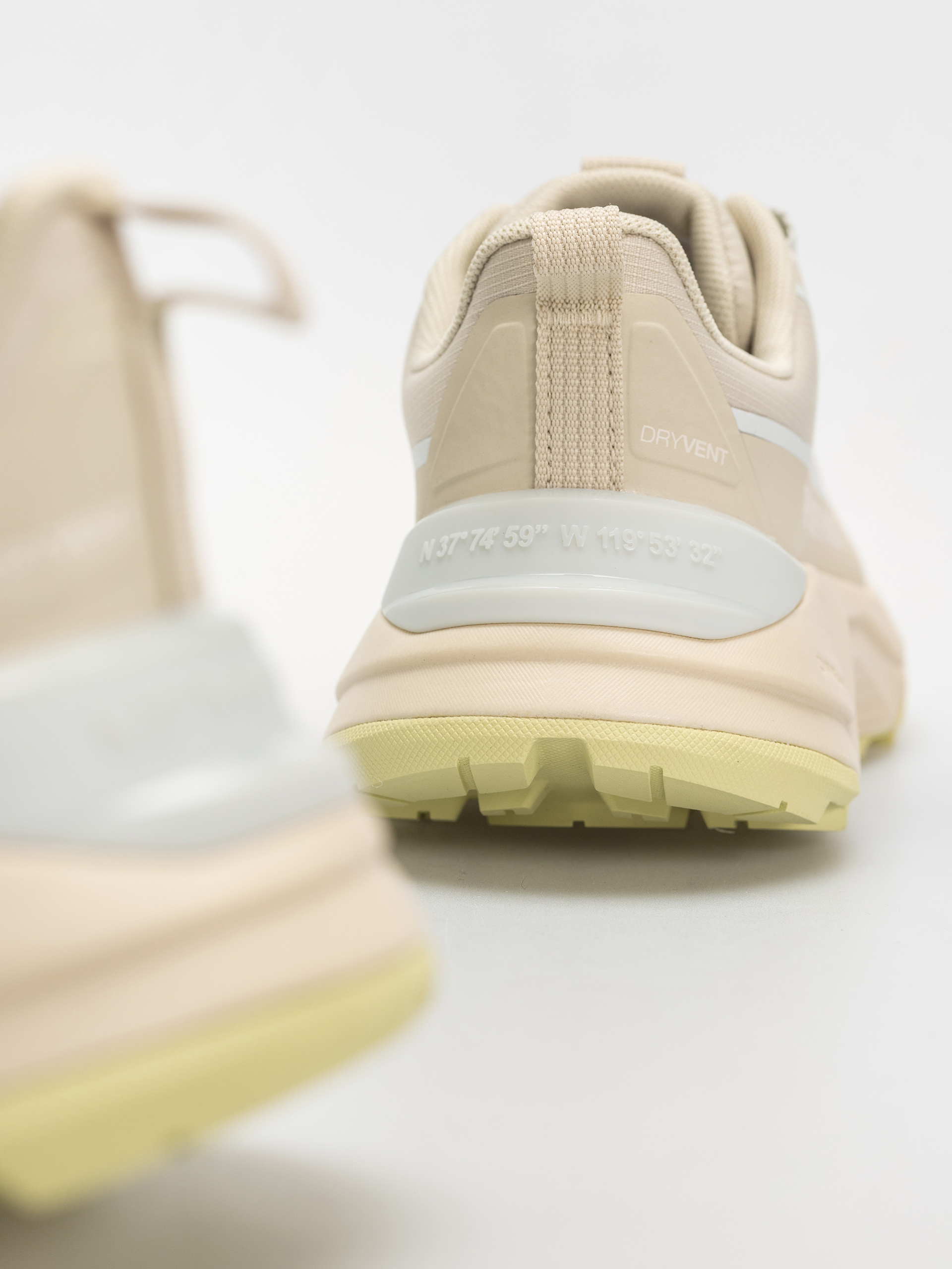 The North Face Fastpack Wp Wmn Cipők (desert stone/le)