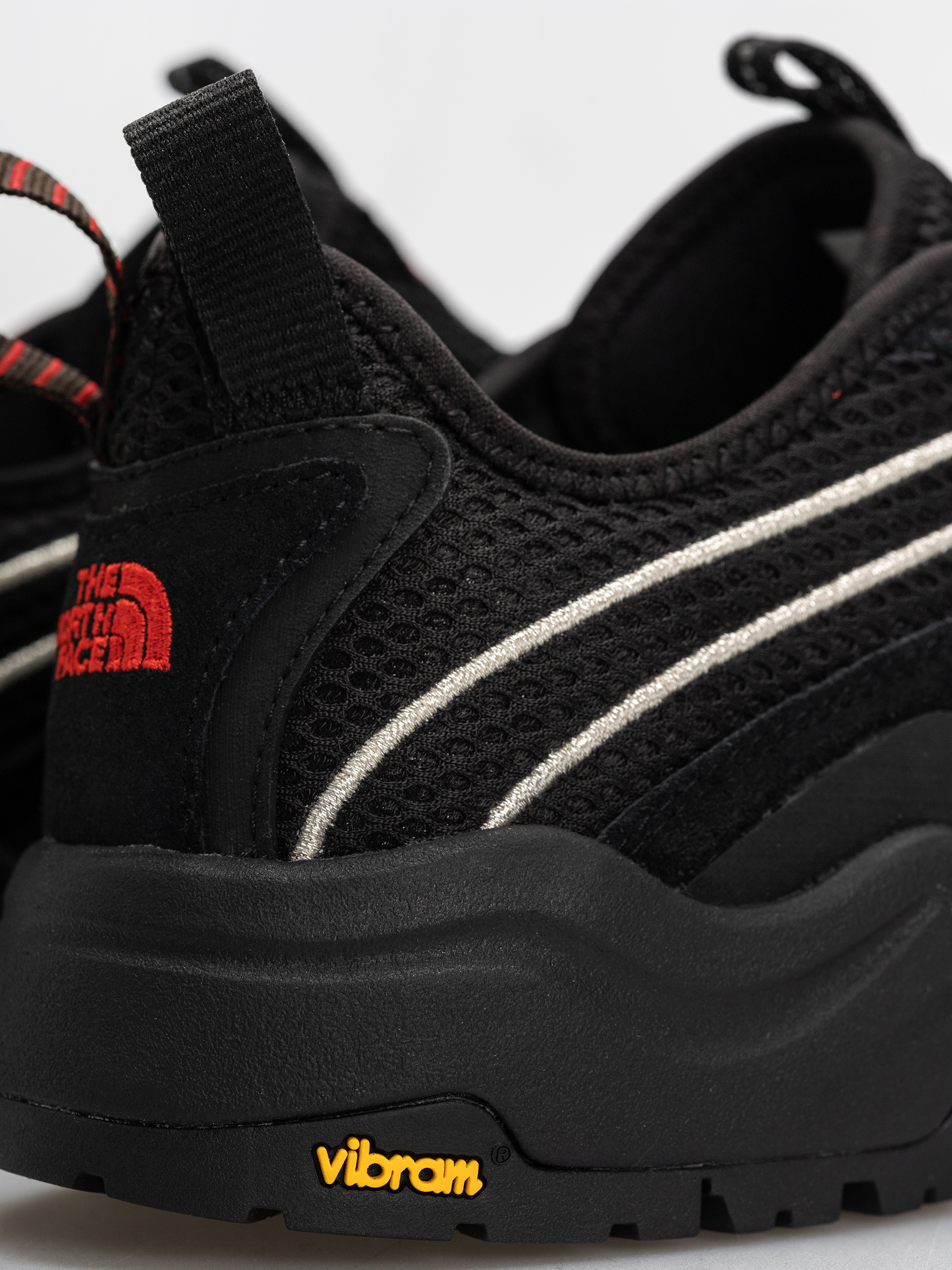 The North Face Clyffe Ultra Cipők (tnf blk/tnf red)