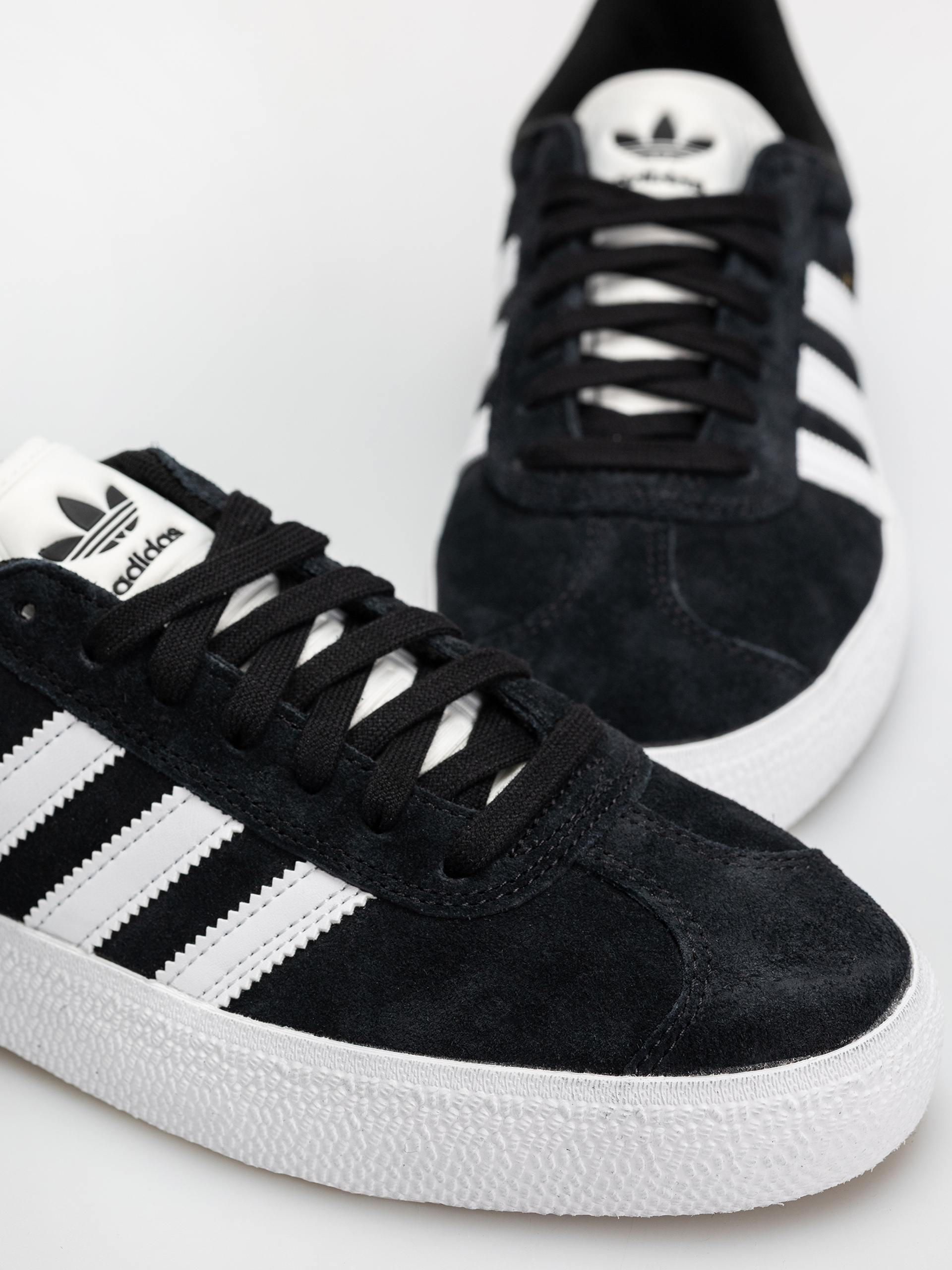 adidas Gazelle Adv Cipők (cblack/ftwwht/goldmt)