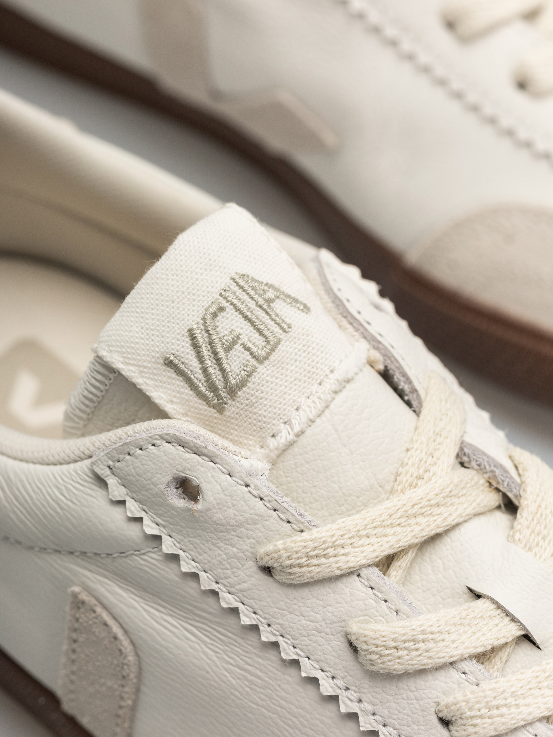 Veja Volley Wmn Cipők (white natural bark)