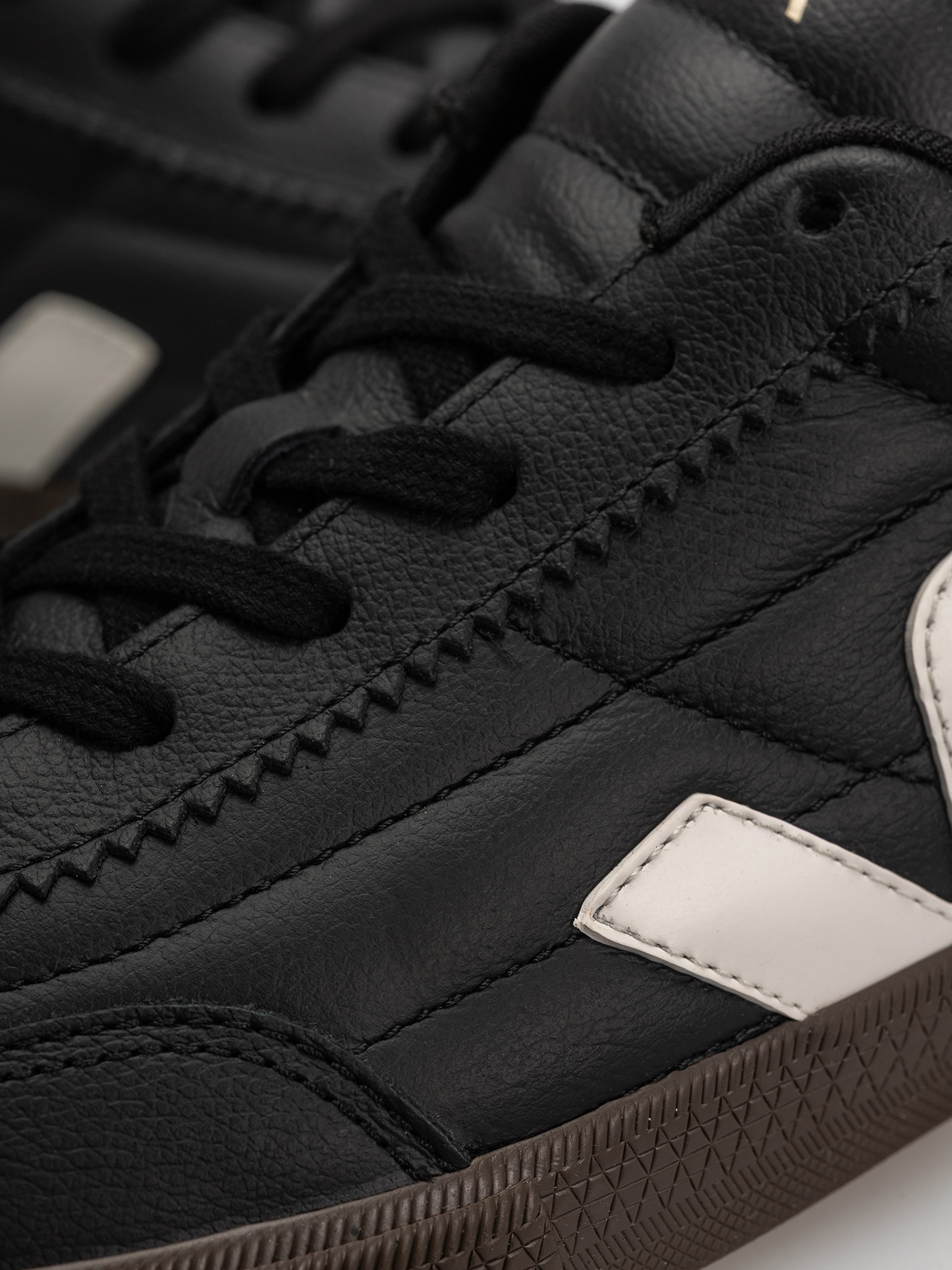 Veja Panenka Cipők (black white)