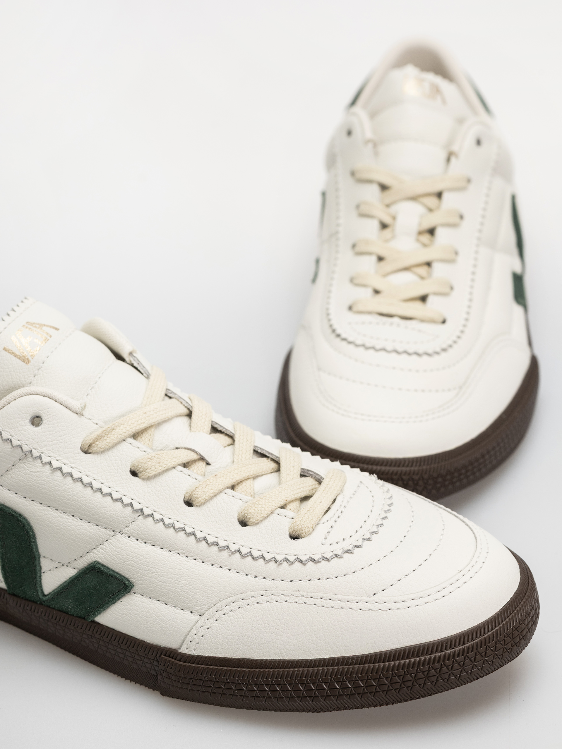 Veja Panenka Cipők (white cyprus eagle)