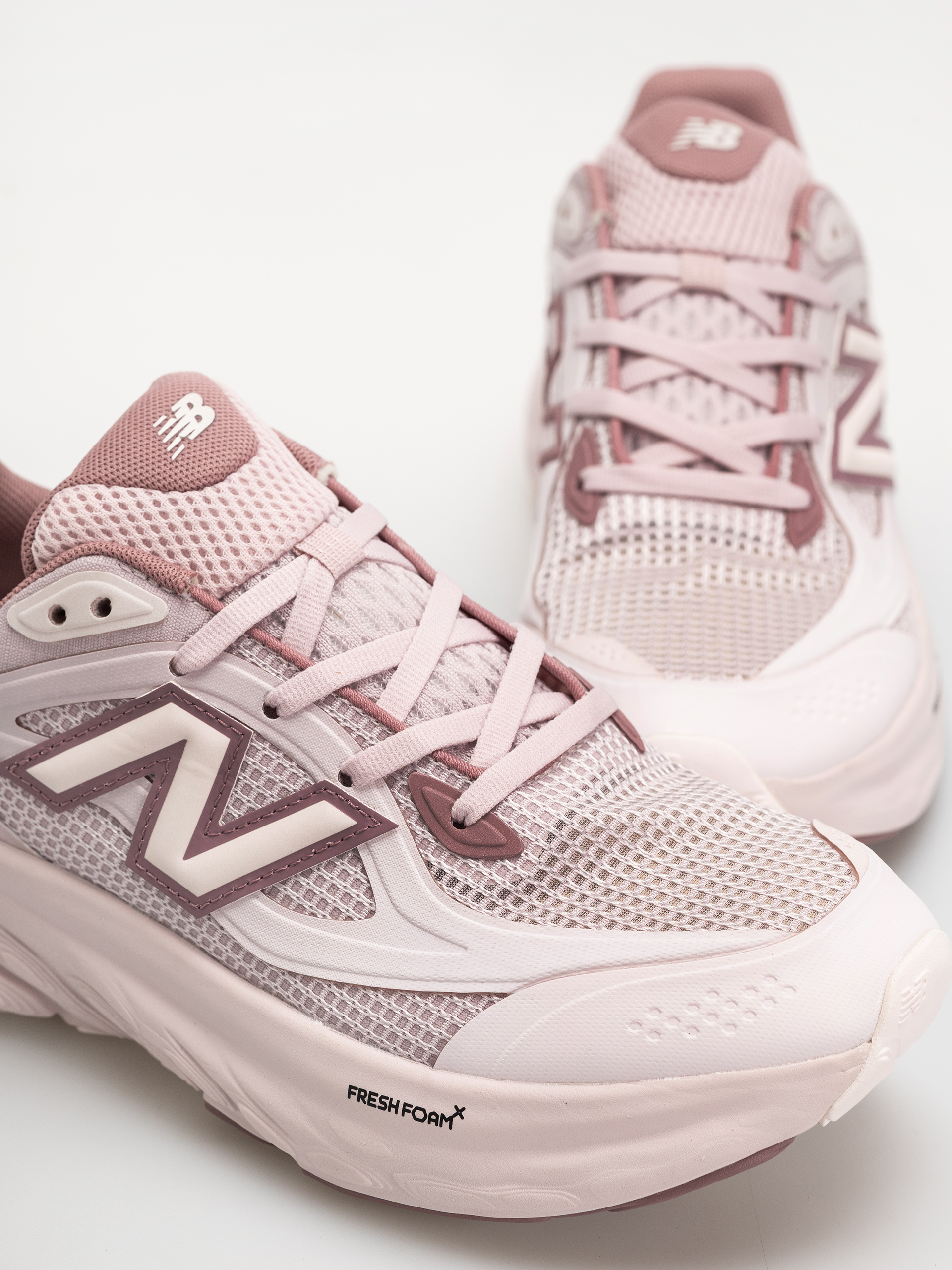 New Balance UTRN Cipők (stone pink/rosewood)