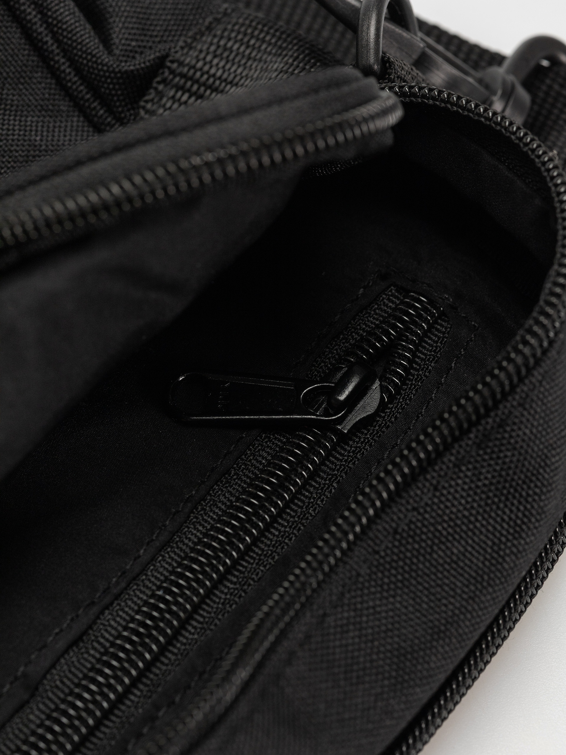 OBEY Half Eye Crossbody Táska (black)