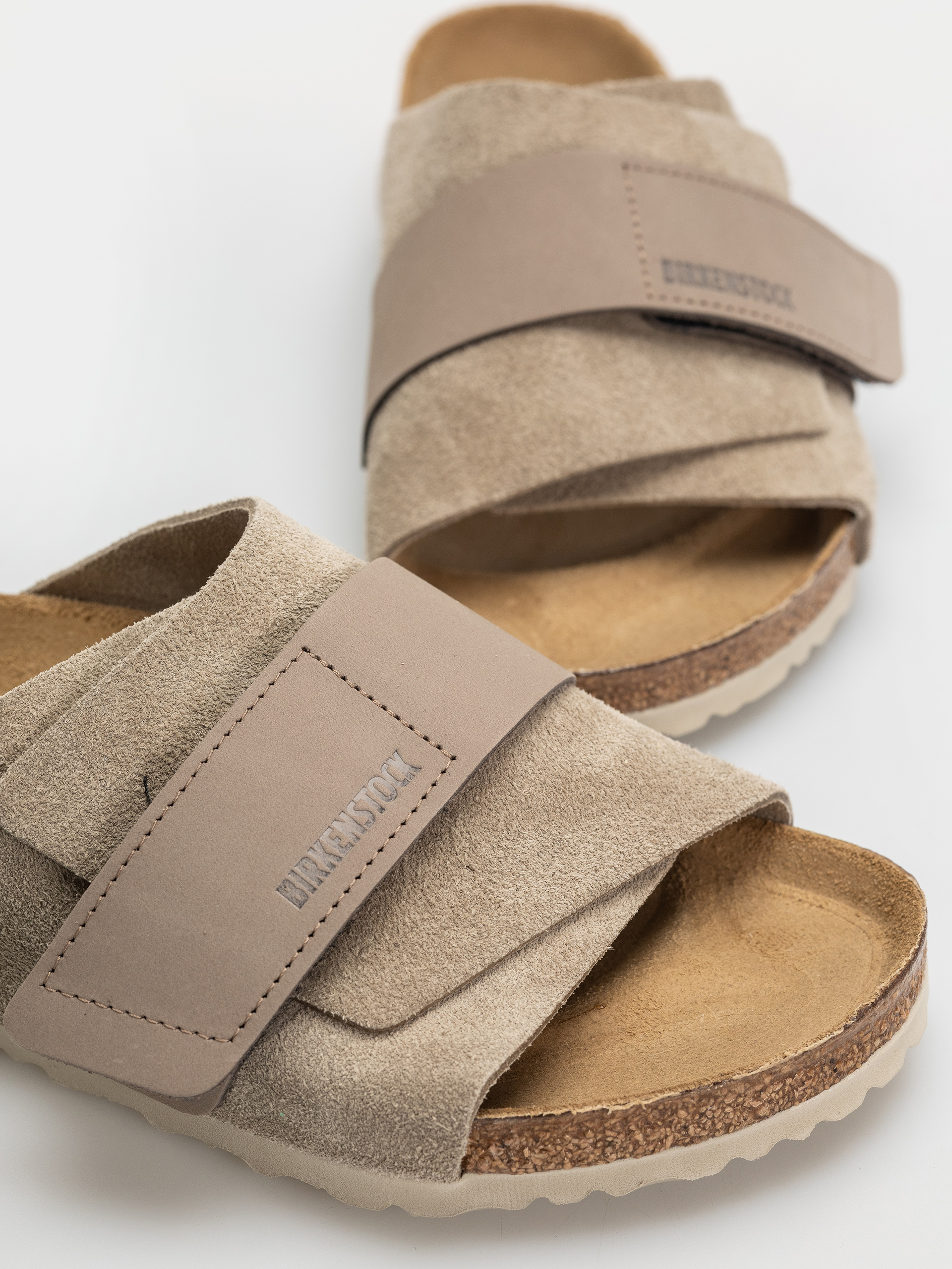 Birkenstock Kyoto Nubuck Suede Leather Regular Flip-flop papucsok (taupe)