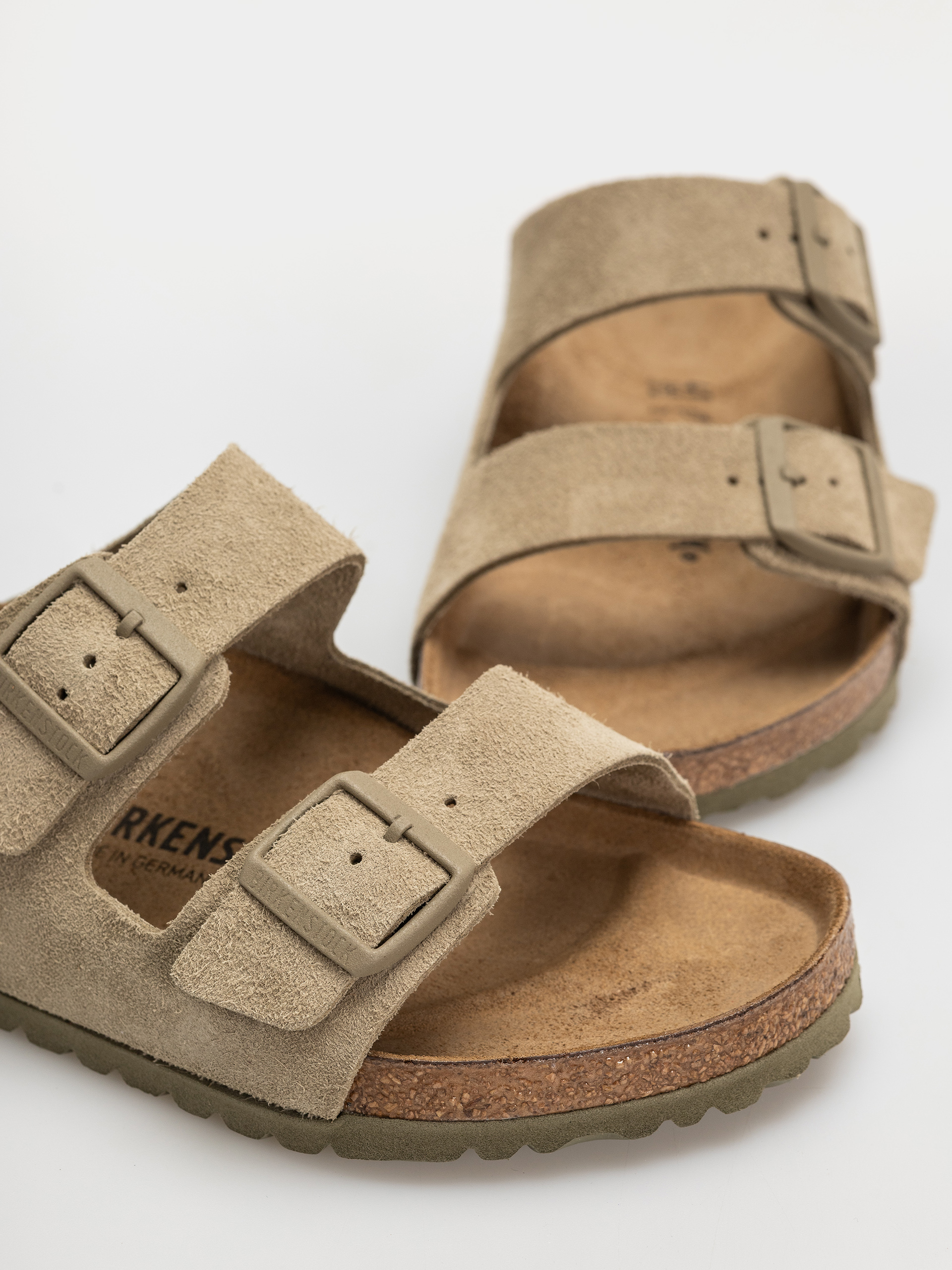 Birkenstock Arizona Suede Leather Regular Flip-flop papucsok (faded khaki)