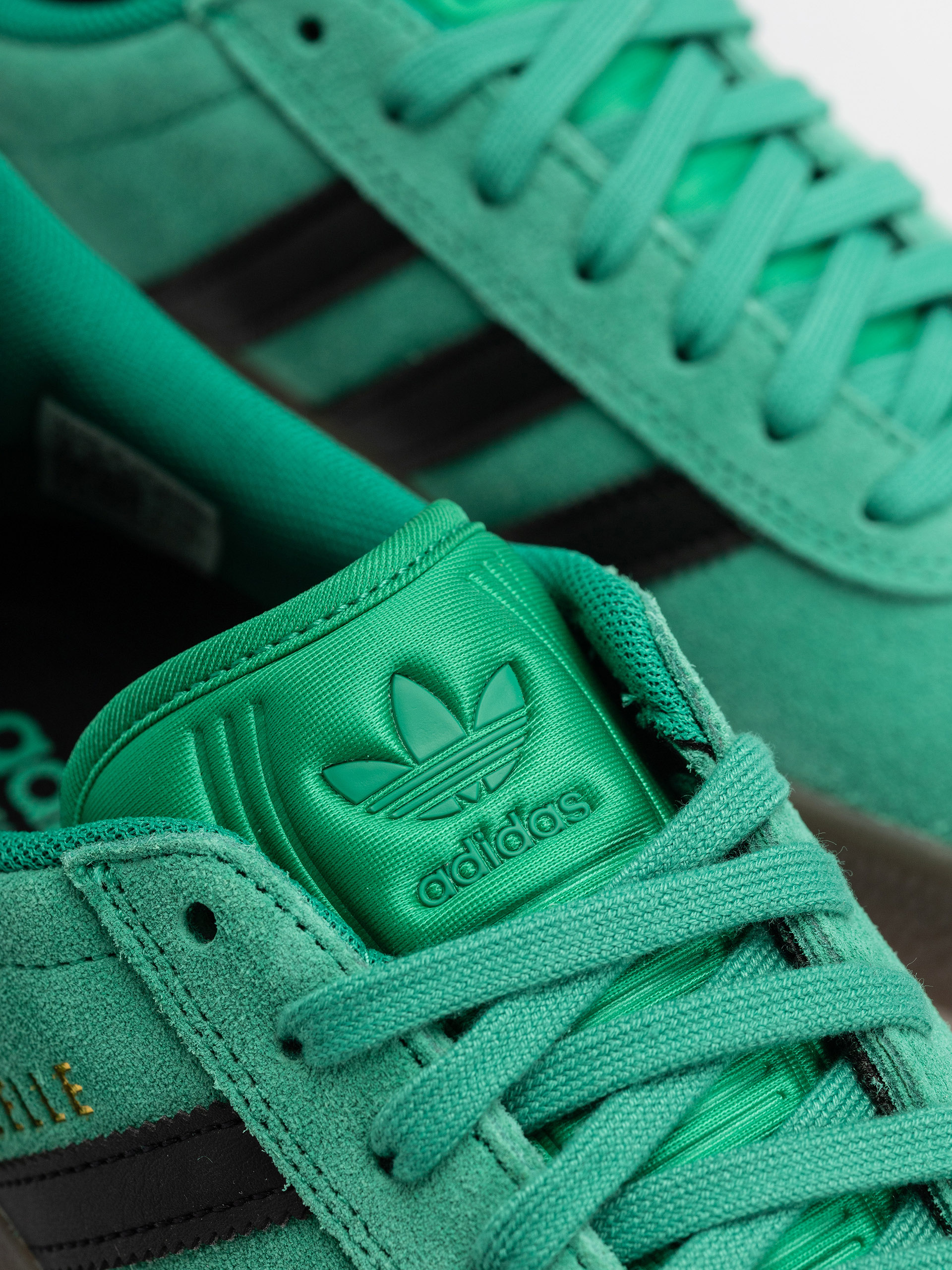 adidas Gazelle Adv Cipők (cougrn/cblack/gum5)
