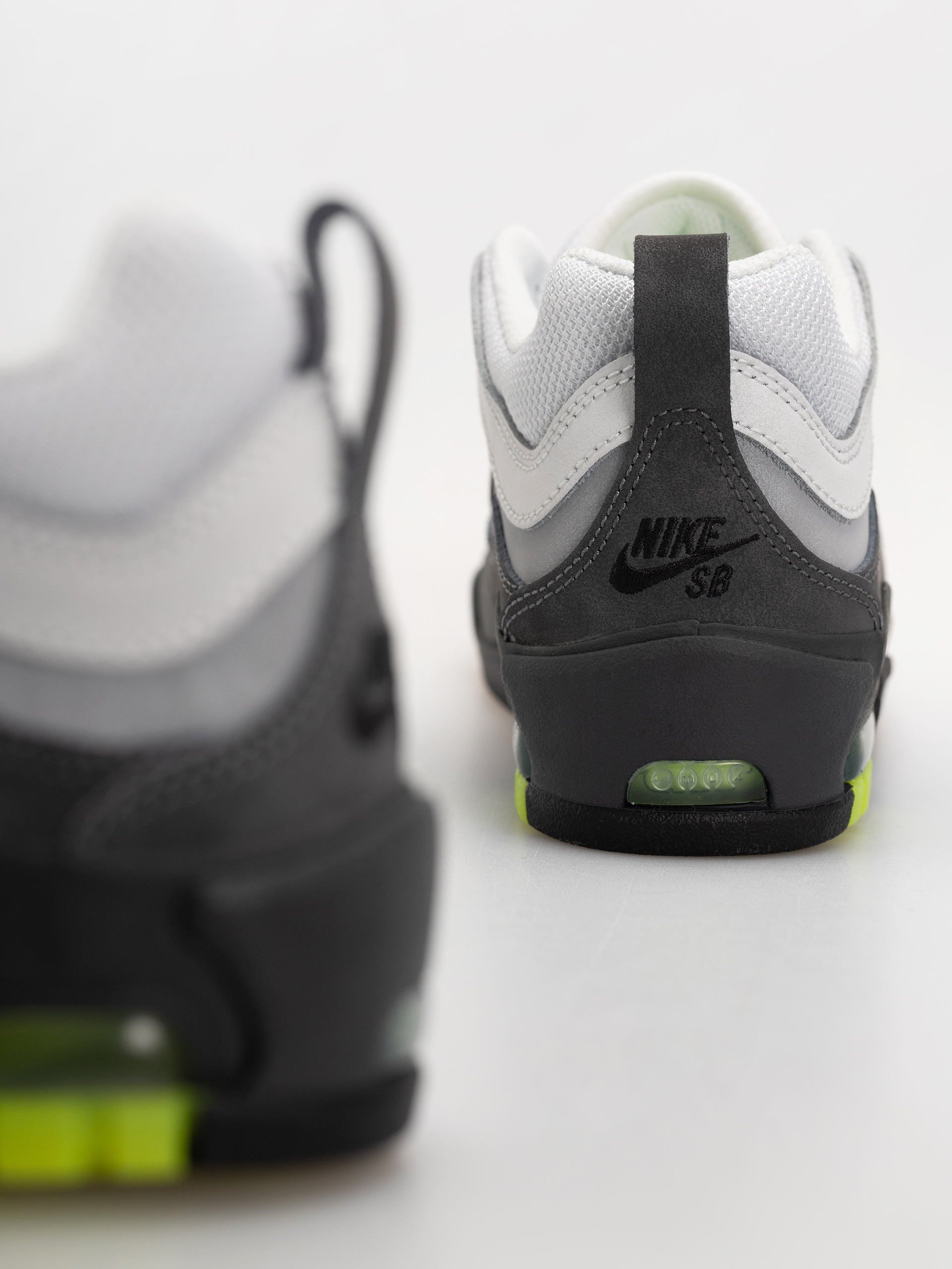 Nike SB Air Max Ishod Cipők (black/neon yellow anthracite lt graphite)