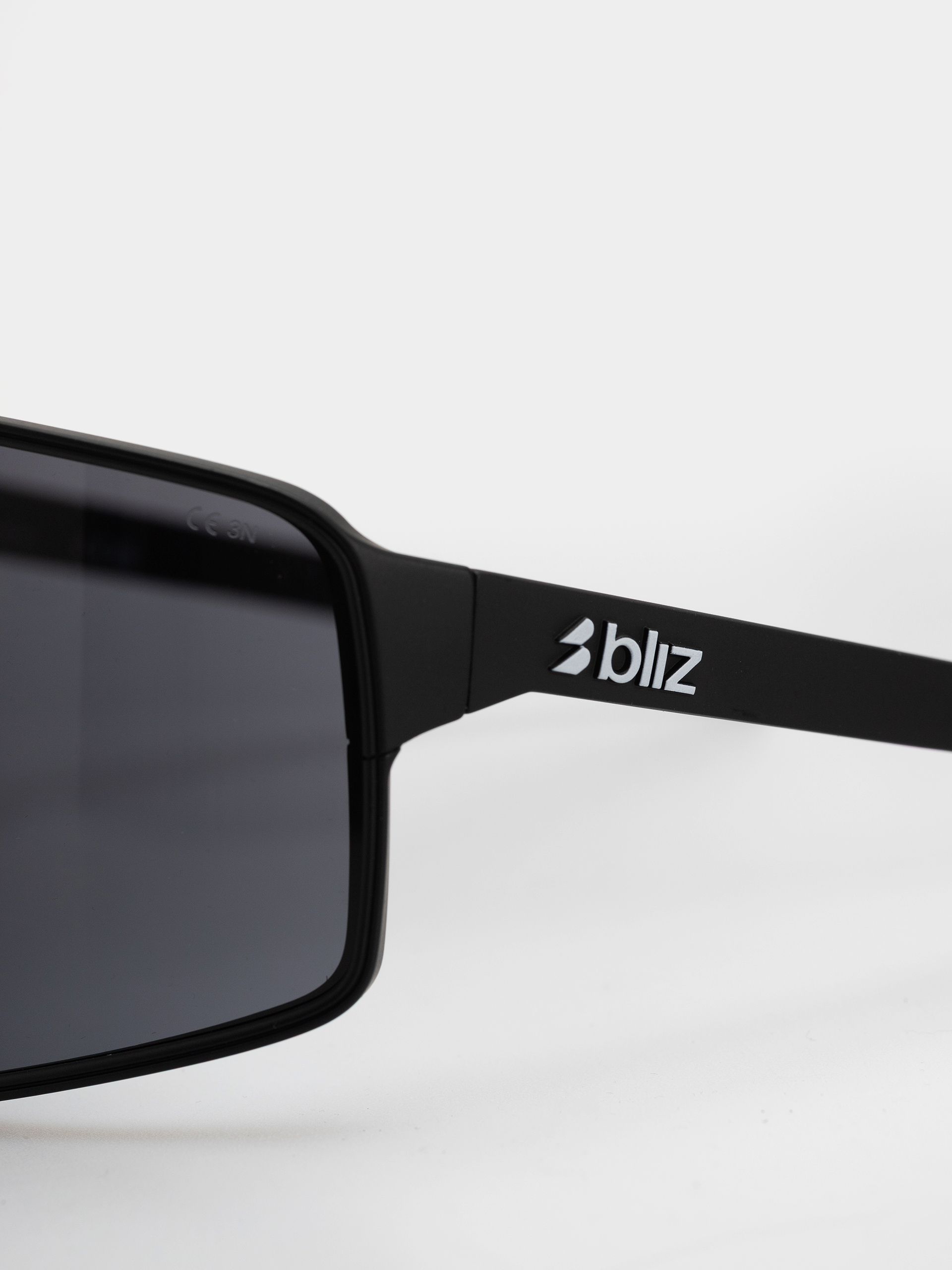 Bliz P001 Napszemüvegek (matt black/smoke)
