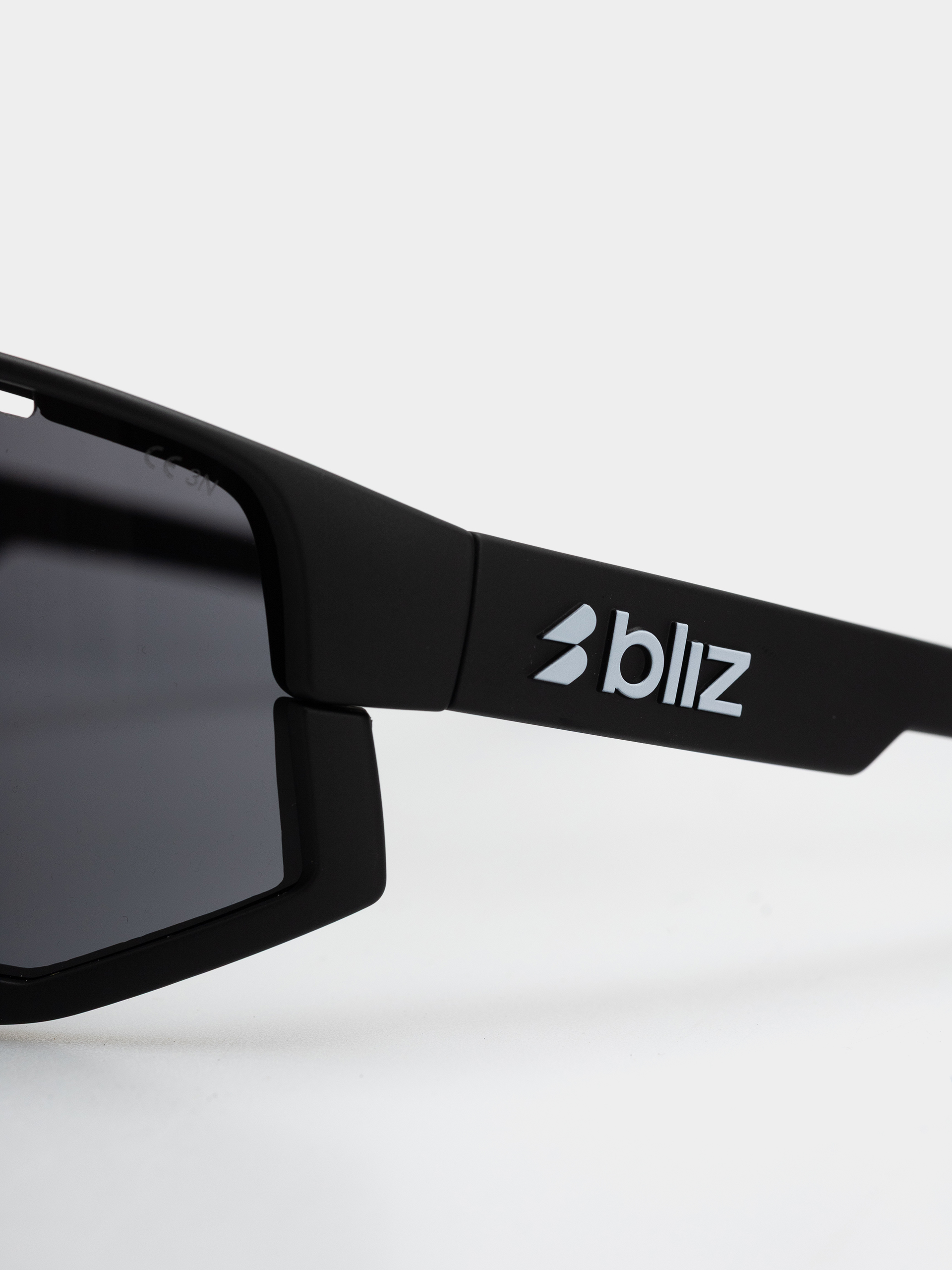 Bliz Matrix Napszemüvegek (matte black/smoke)
