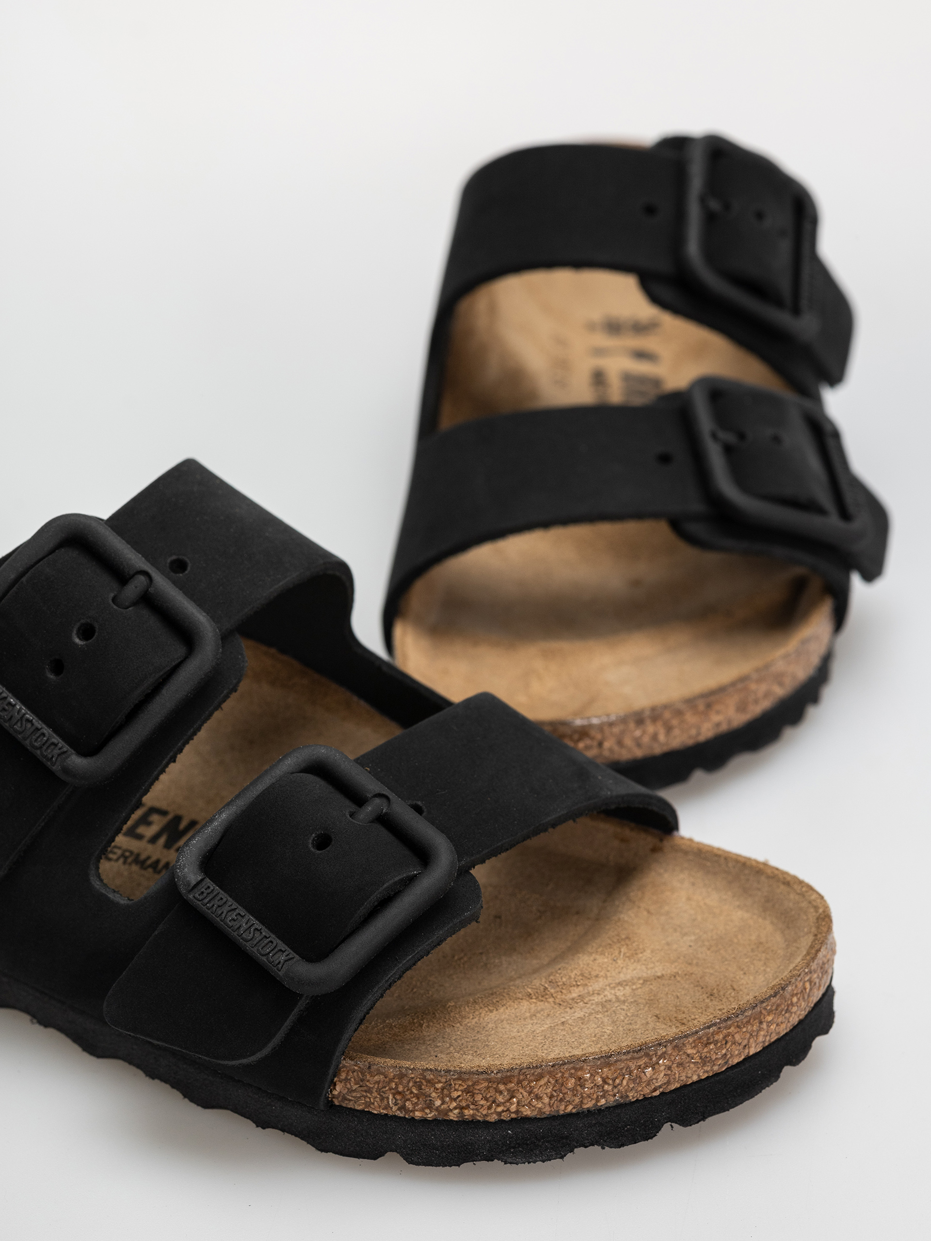 Birkenstock Arizona Wire Buckle Nubuck Leather Narrow Flip-flop papucsok (black)