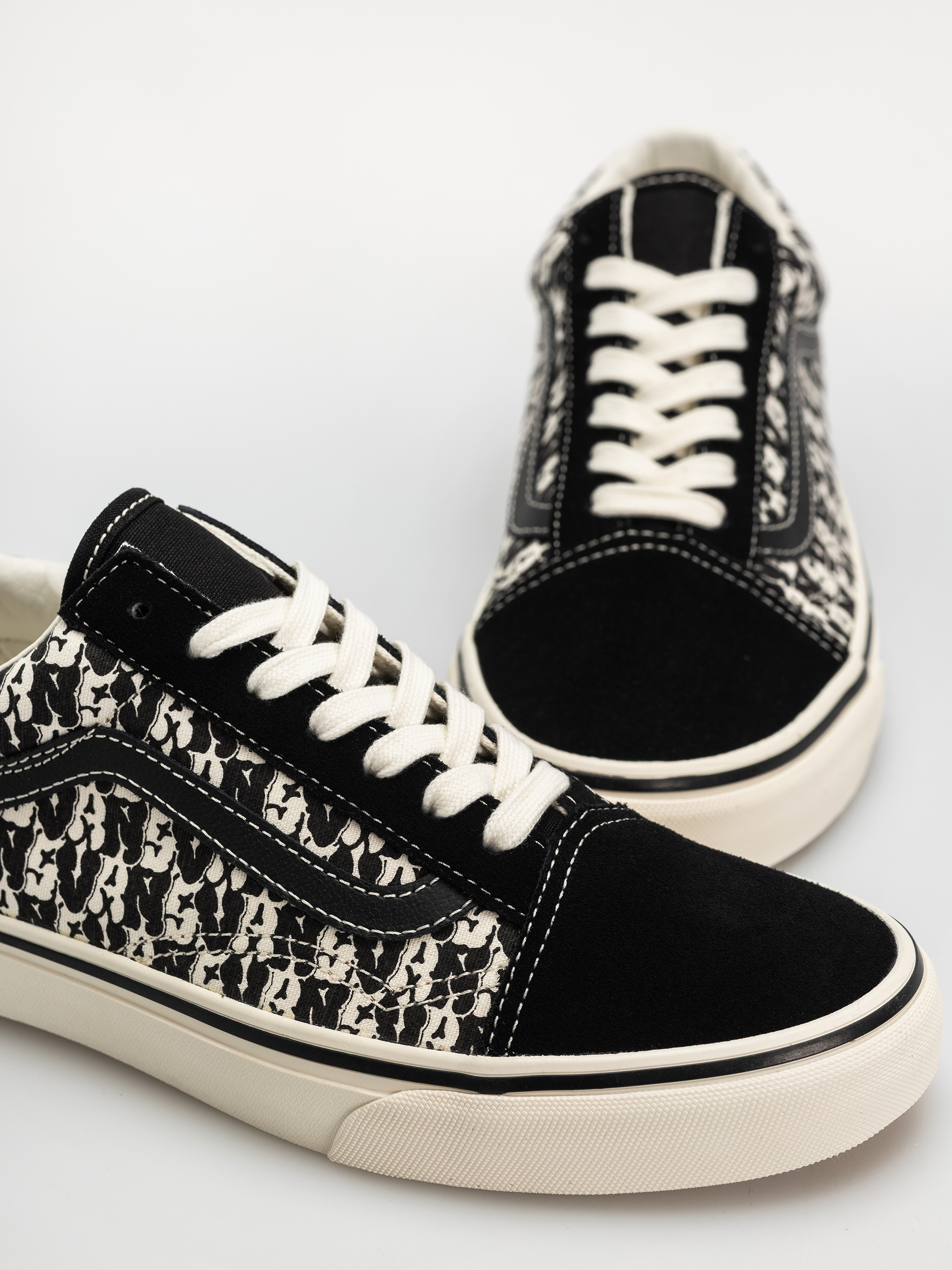 Vans Old Skool Cipők (black/marshmall)