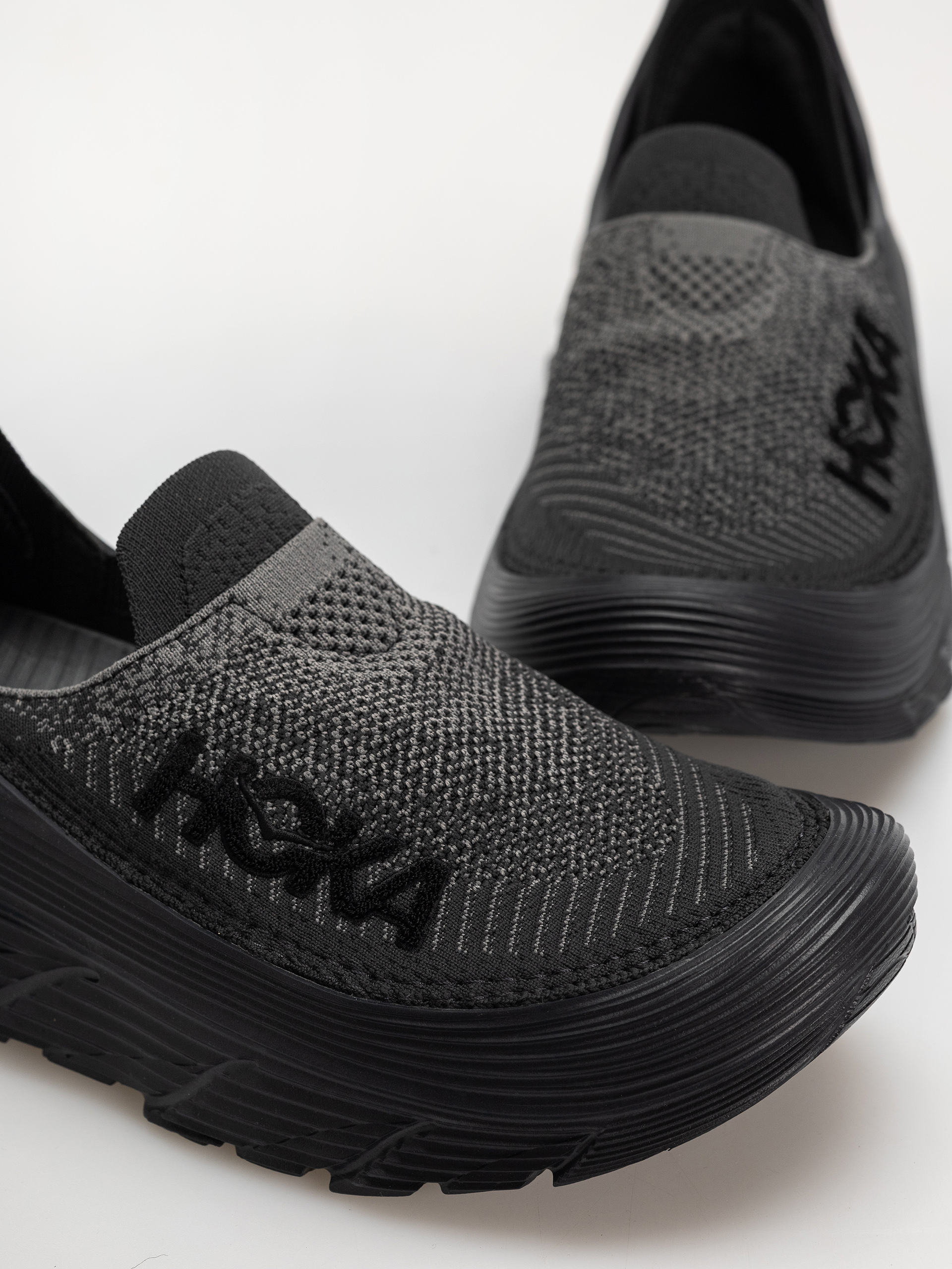 Hoka Restore TC Cipők (black/black)