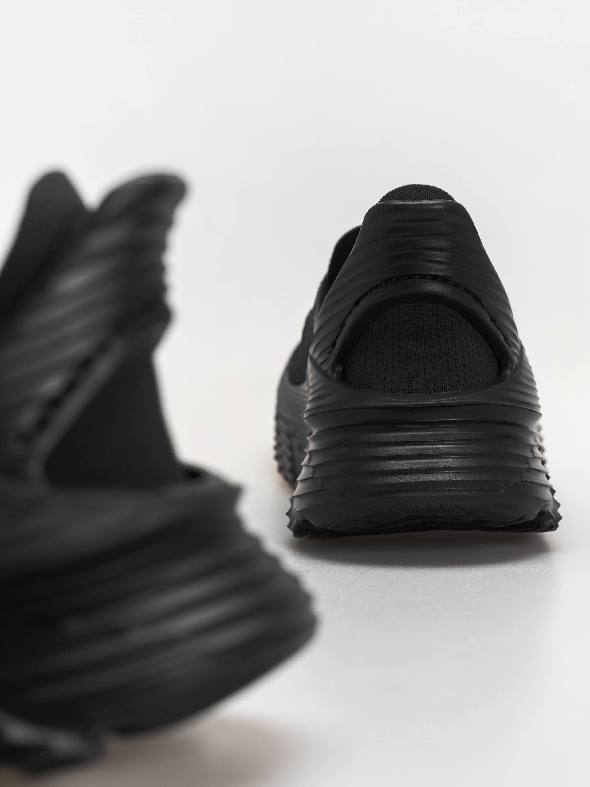 Hoka Restore TC Cipők (black/black)
