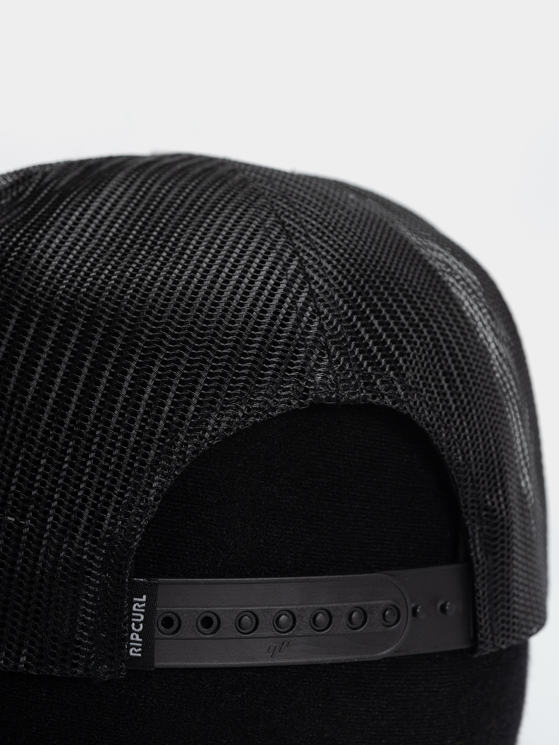 Baseball sapka Rip Curl Wetsuit Icon Trucker (bone)