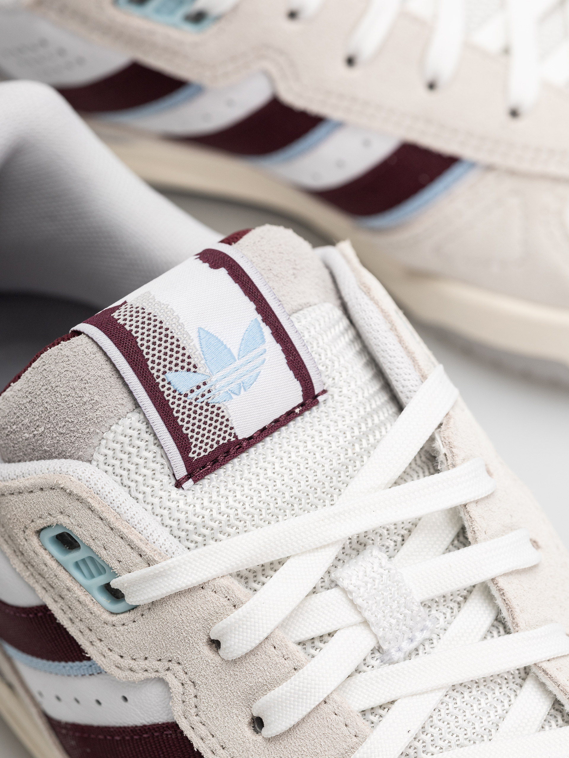 adidas Tekkira Cup Cipők (ftwwht/maroon/clesky)