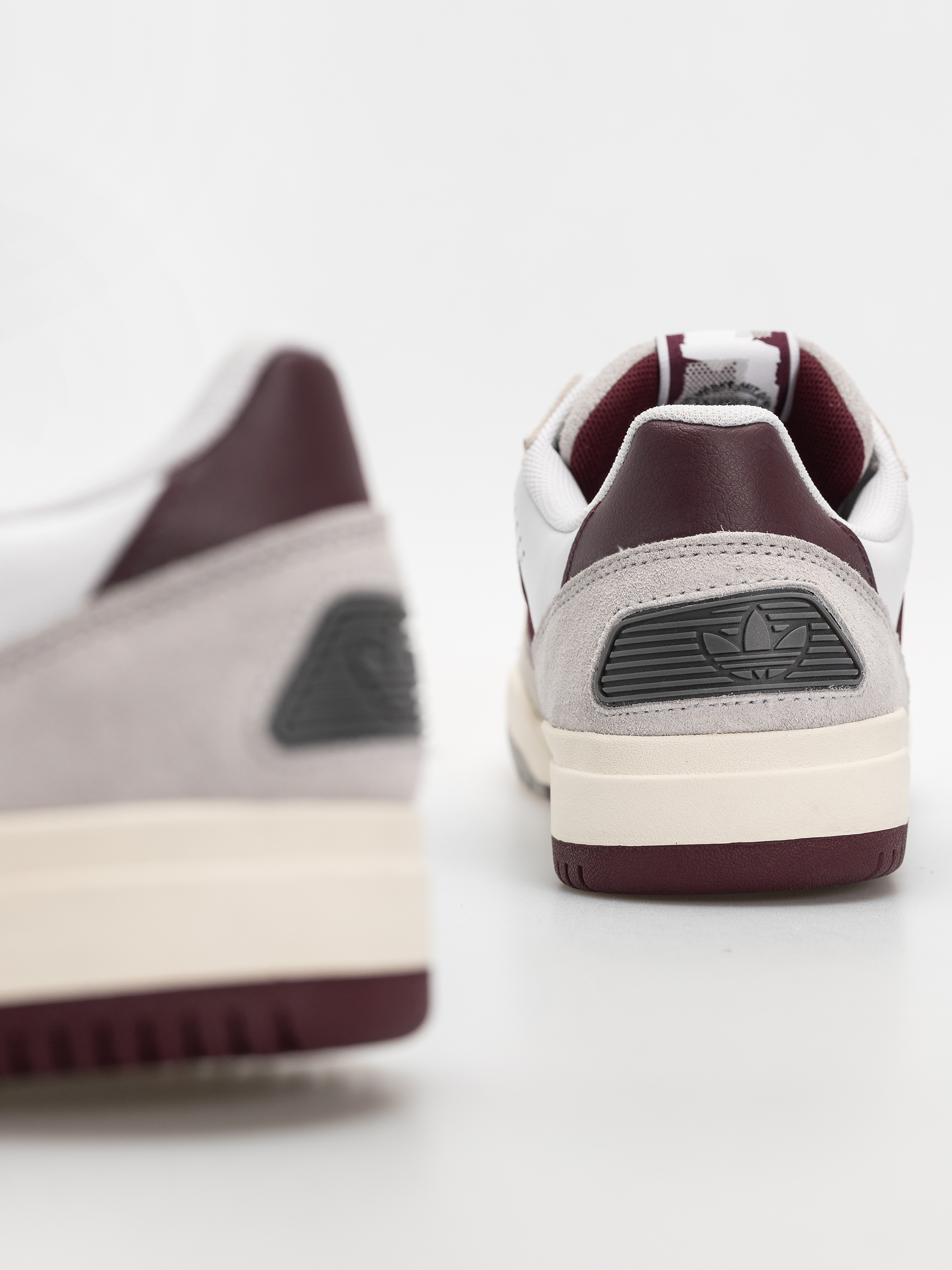 adidas Tekkira Cup Cipők (ftwwht/maroon/clesky)