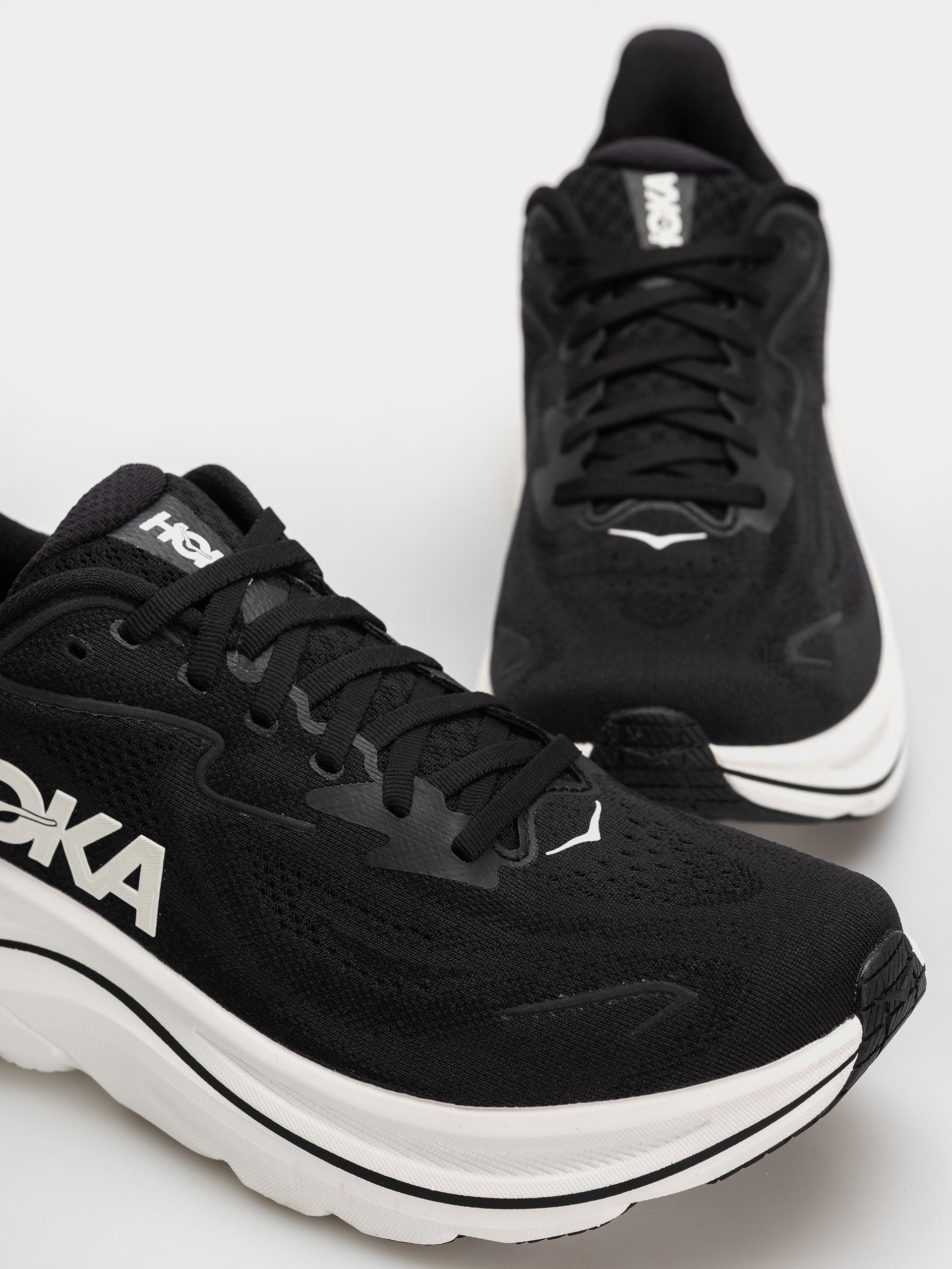 Hoka Clifton 10 Cipők (black/white)
