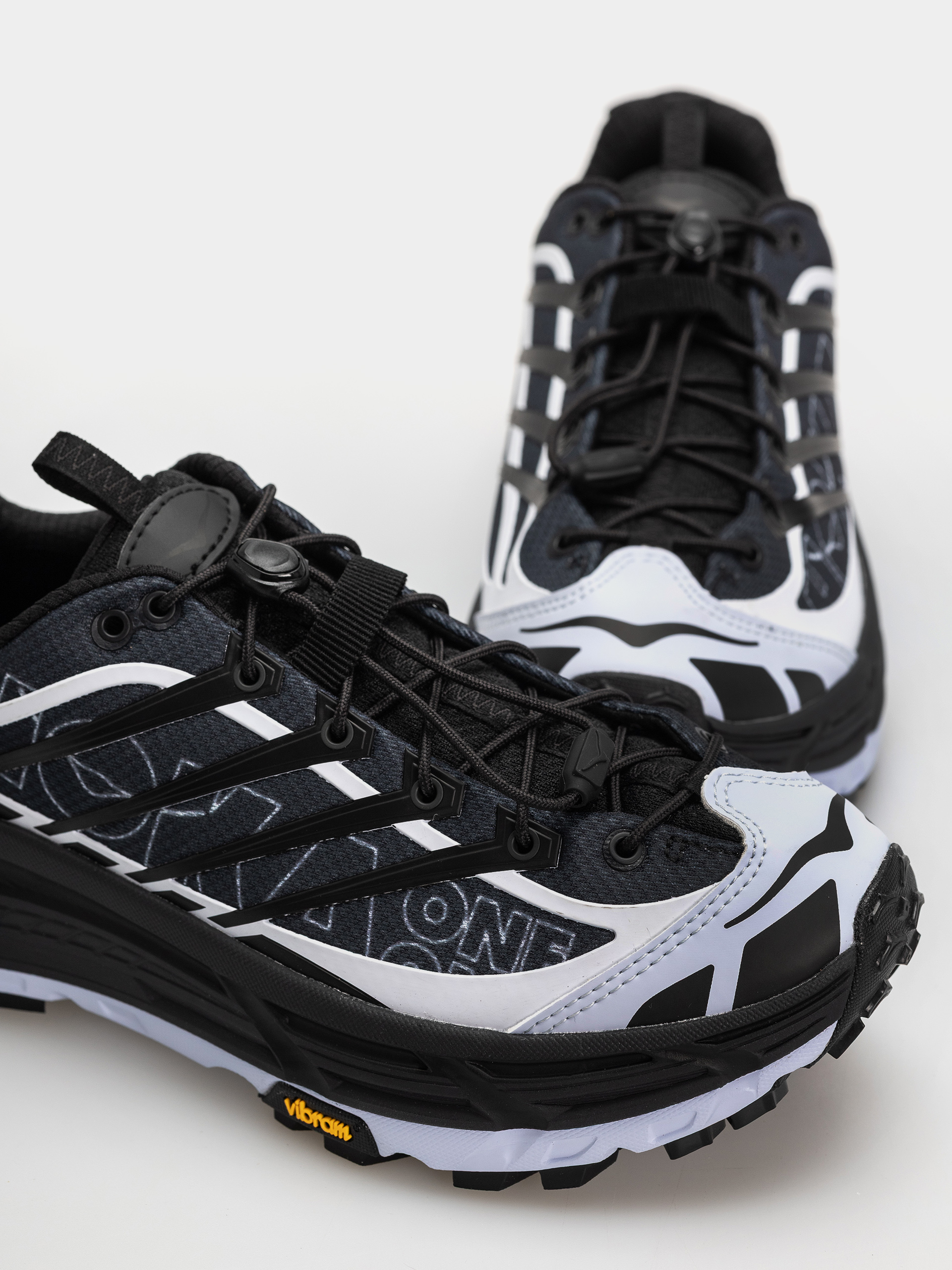 Cipők Hoka Mafate Three2 Wordmark (carbon black/ambient blue)