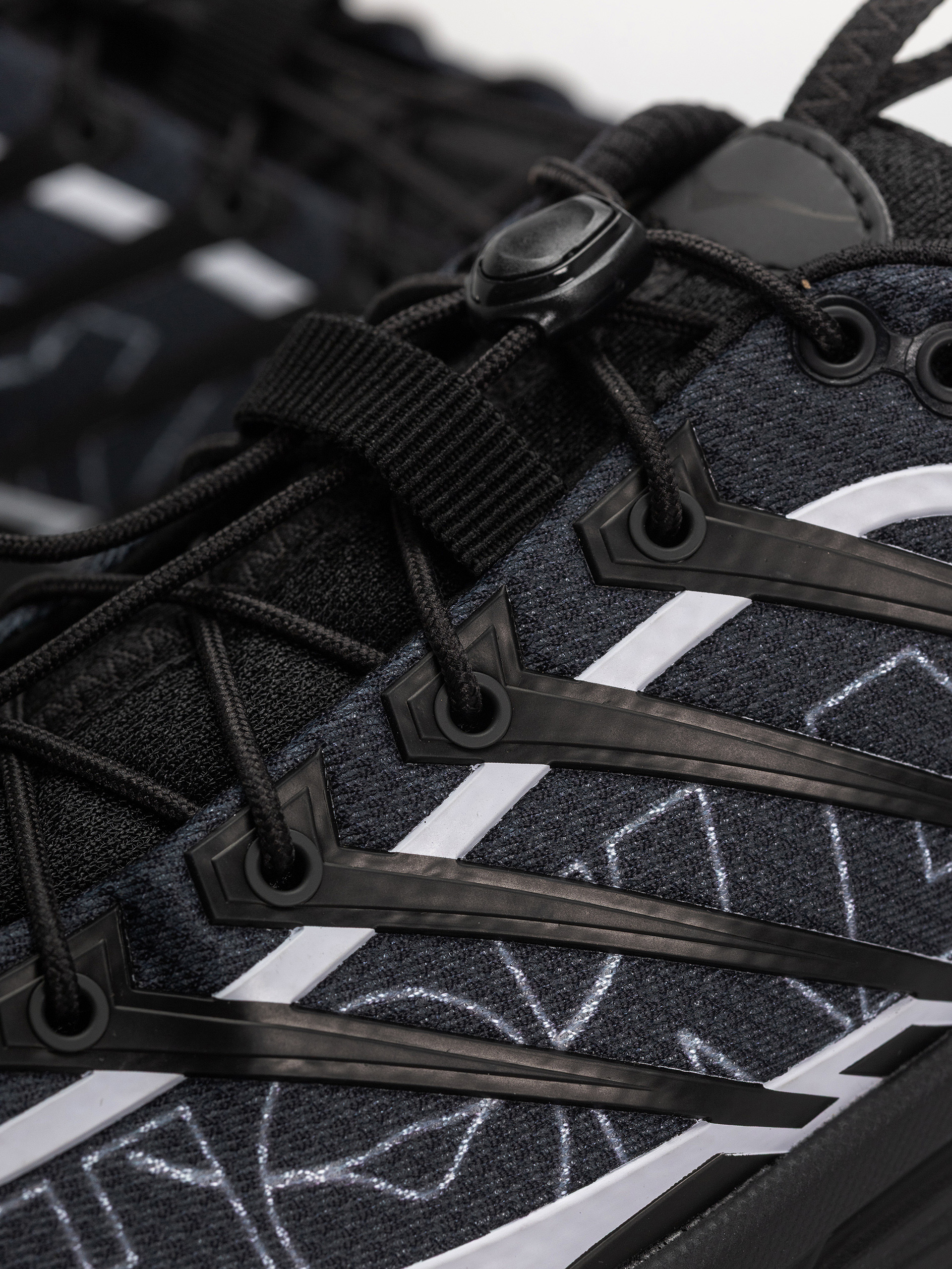 Cipők Hoka Mafate Three2 Wordmark (carbon black/ambient blue)