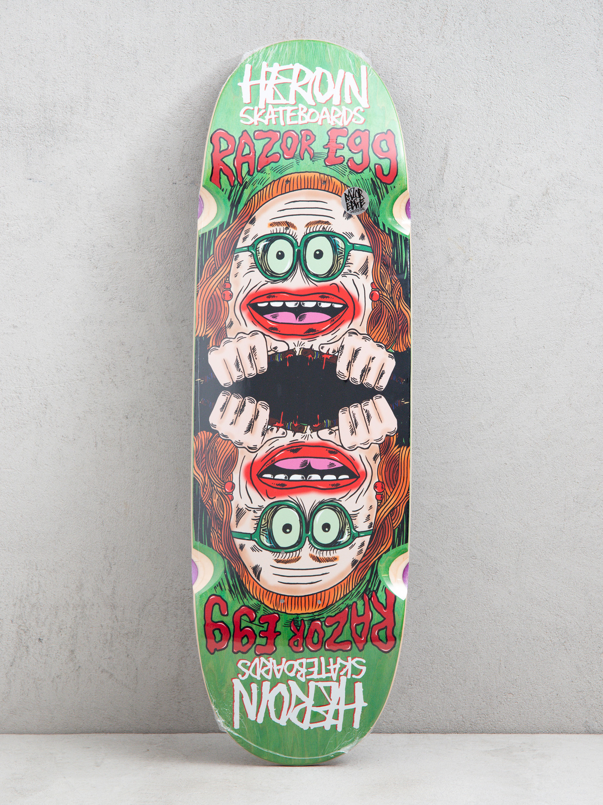 Heroin Auntie Razoregg Gördeszka lap