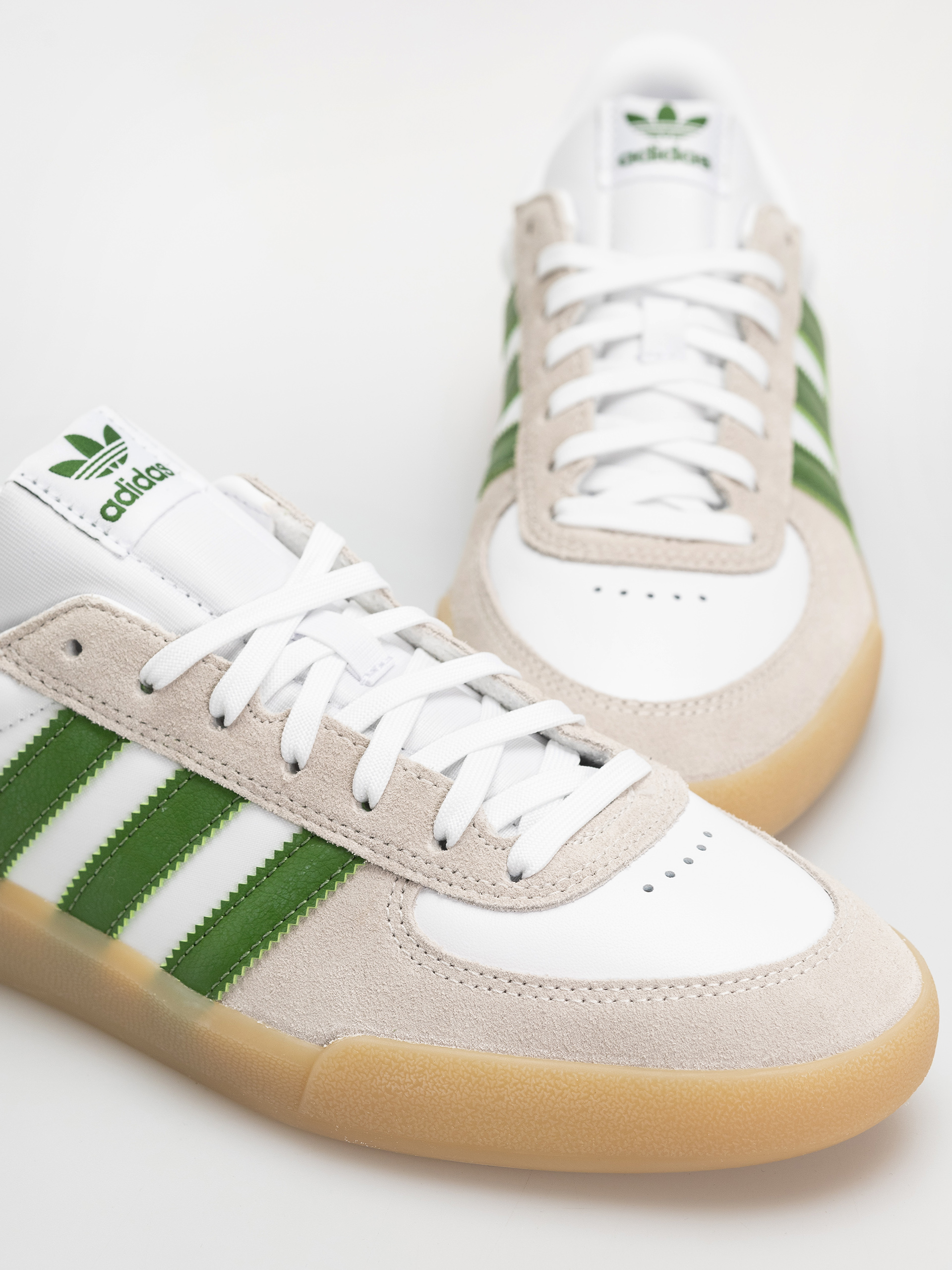 adidas Glenburn Cipők (ftwwht/cregrn/gum3)
