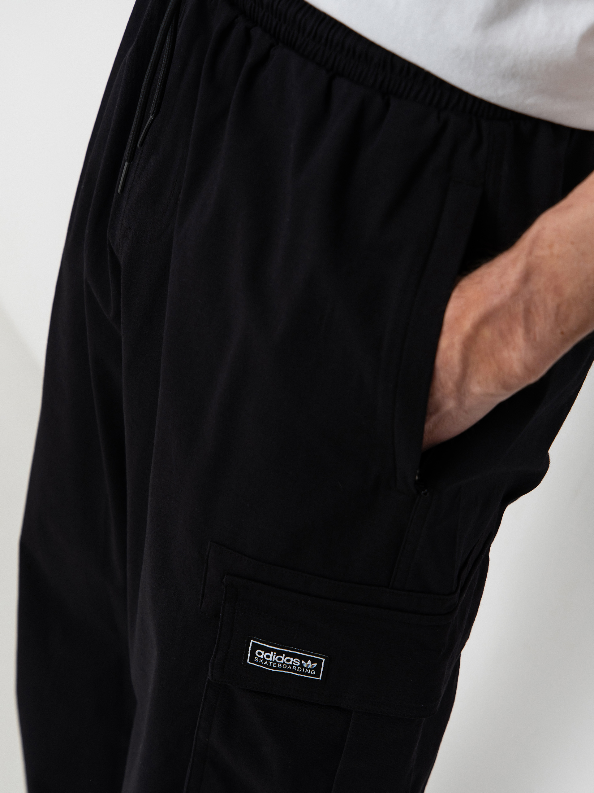 adidas Skt Cargo Kisnadrág (black/black)