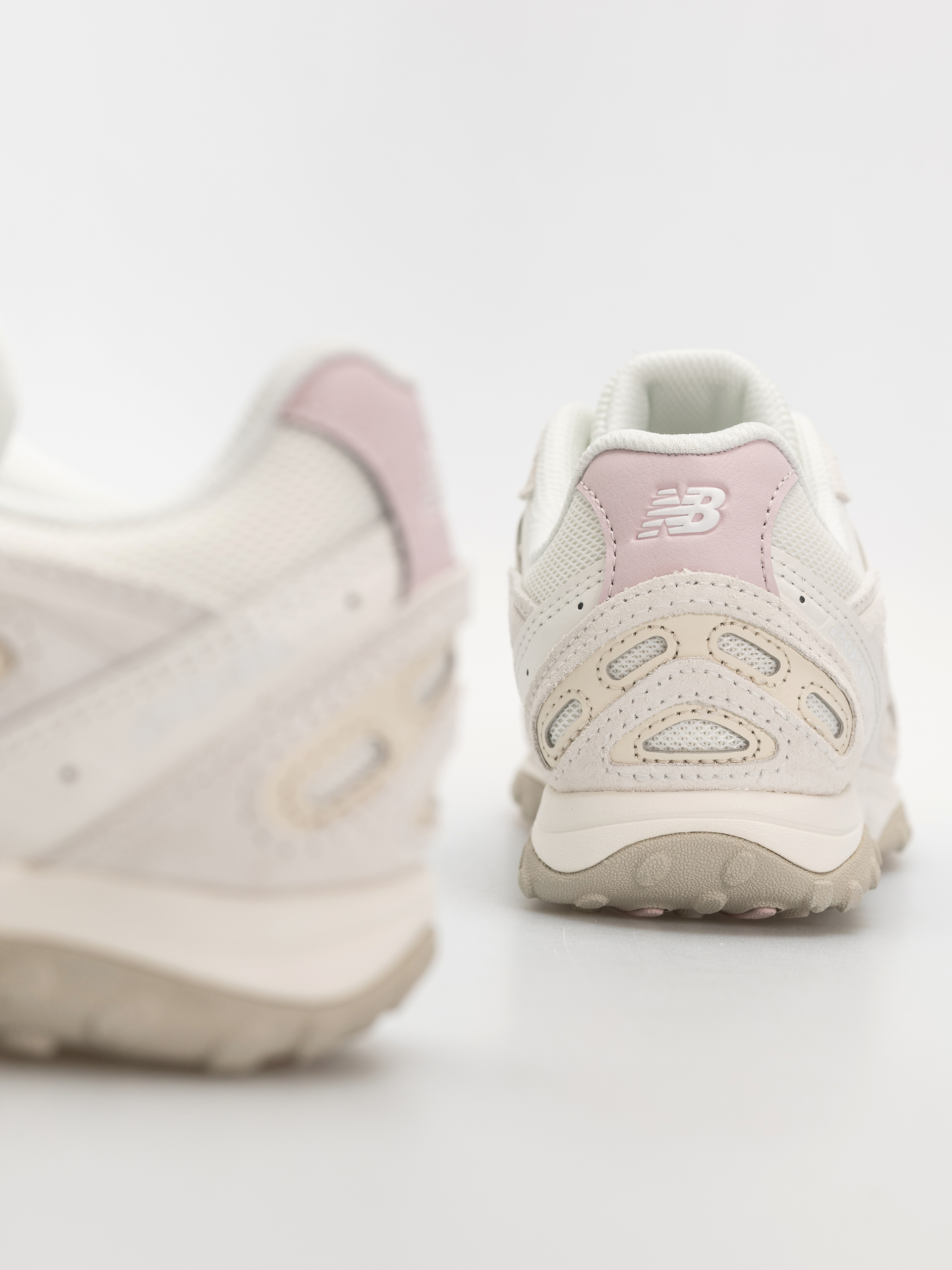 Cipők New Balance 204 (sea salt/stone pink)