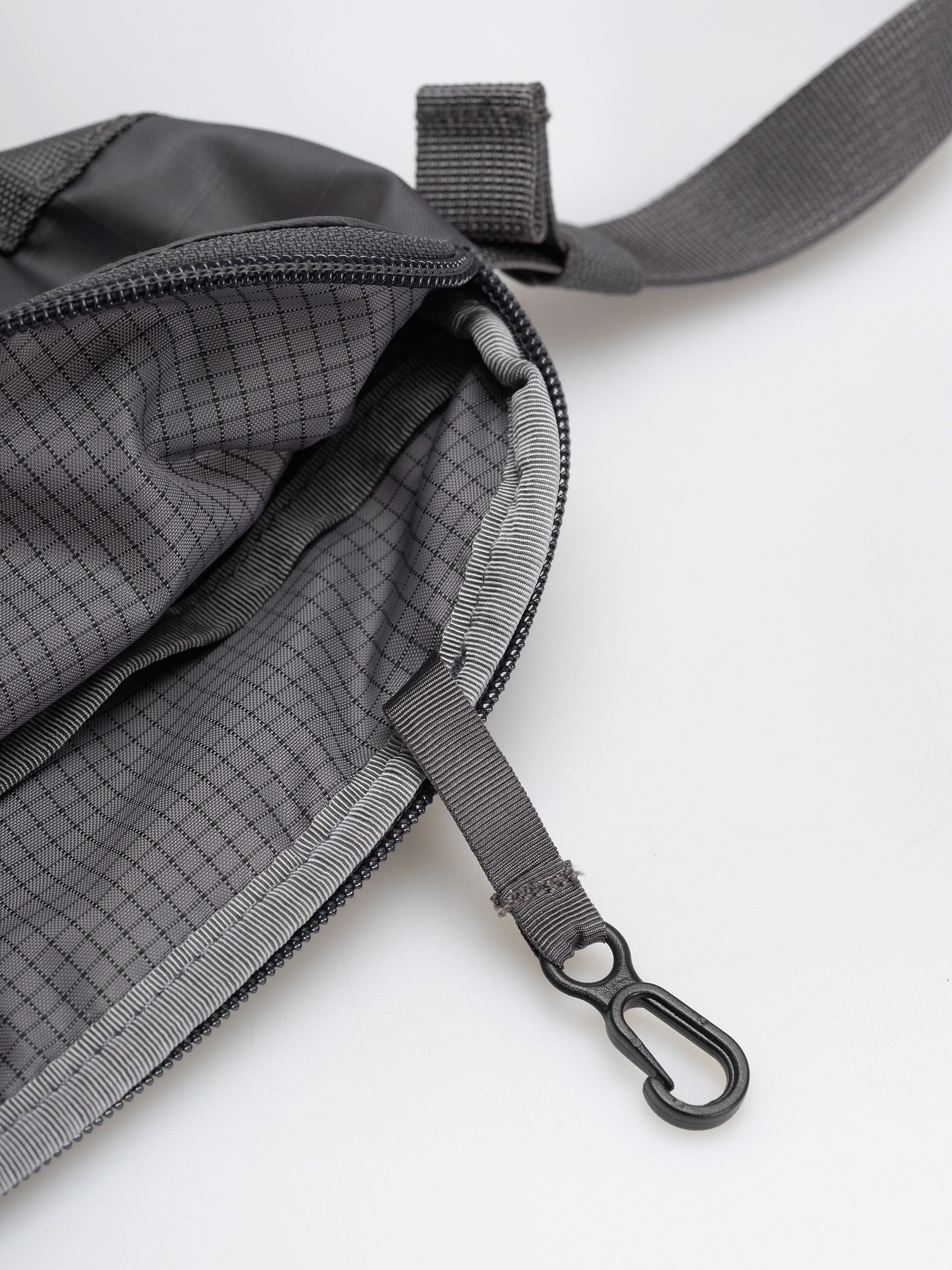 The North Face Crossbody Bcv Pro Travel Pouch (anthracite grey)