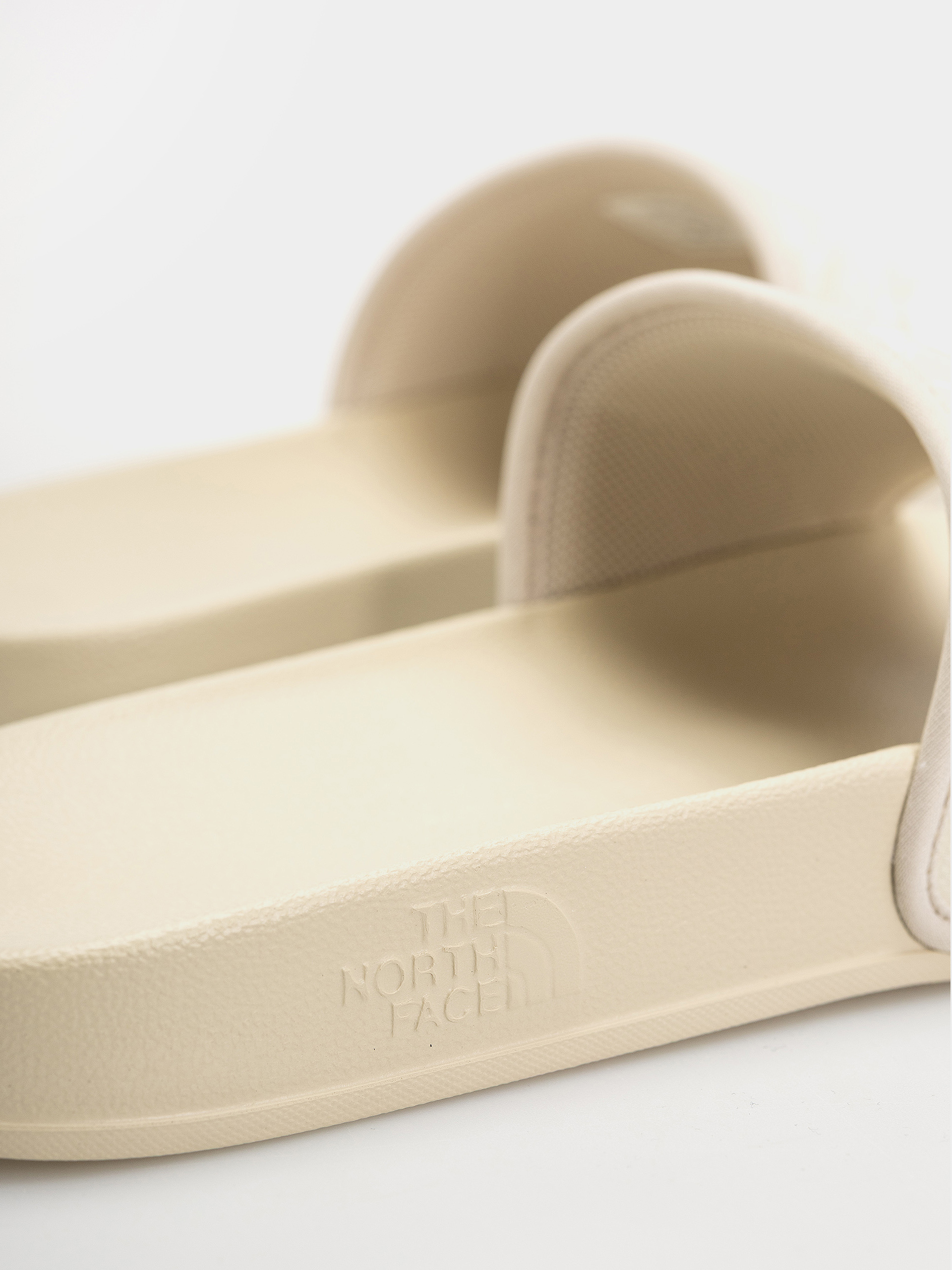 The North Face Base Camp III Flip-flop papucsok (desert stone/wh)