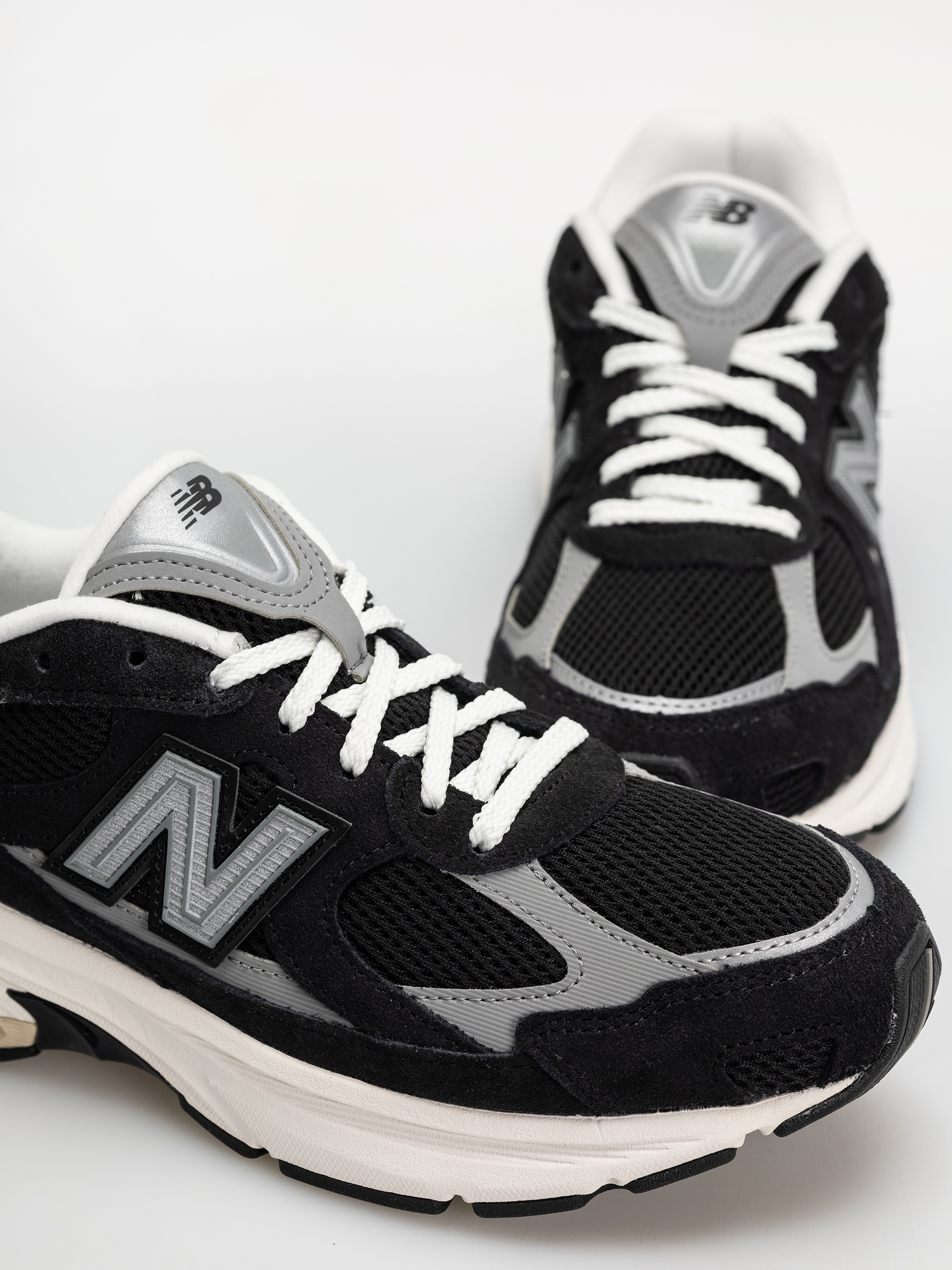New Balance 2010 Cipők (black/shadow grey/sea salt)