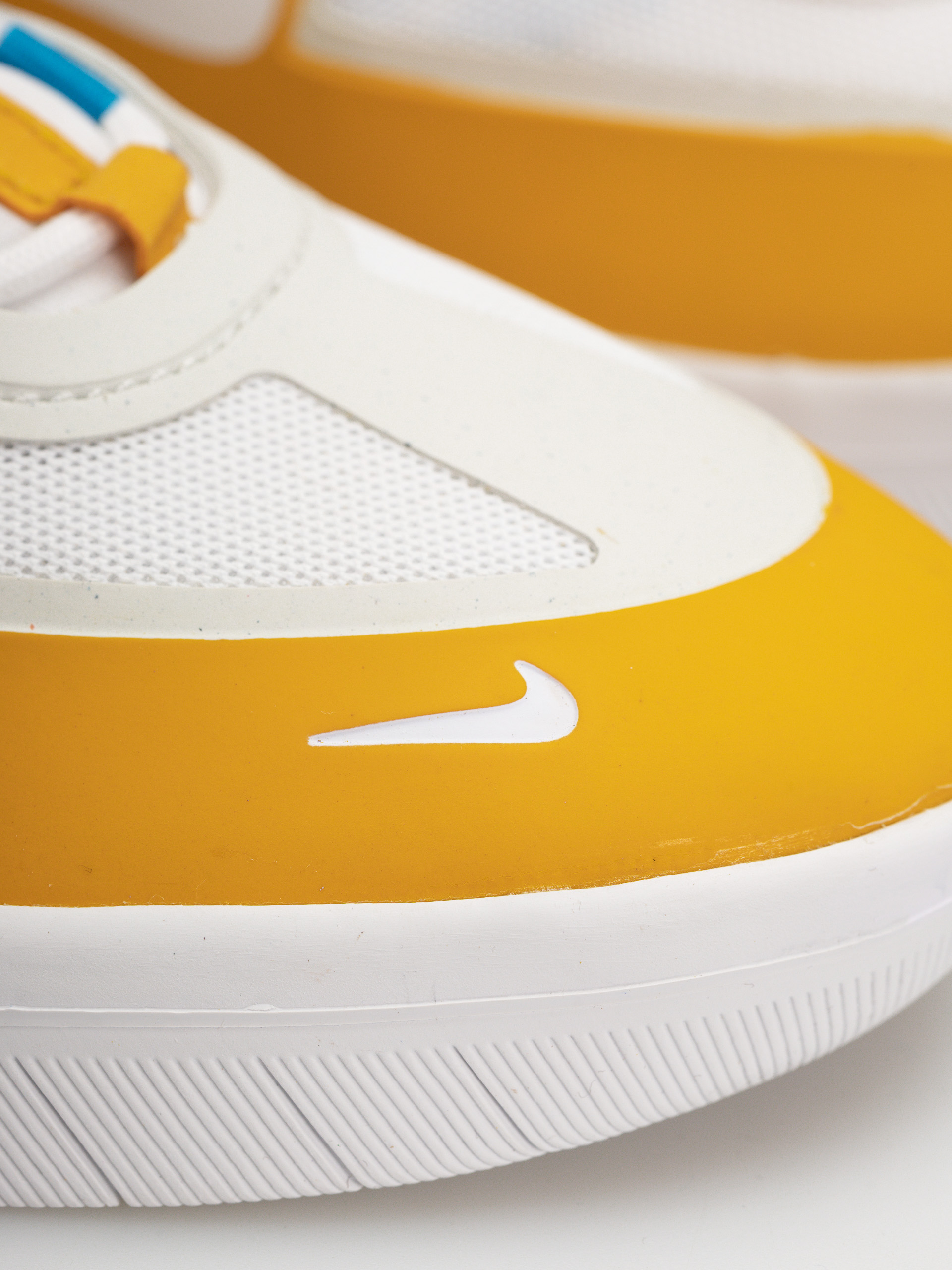 Nike SB Nyjah Free 2 Cipők (dark sulfur/white laser blue)