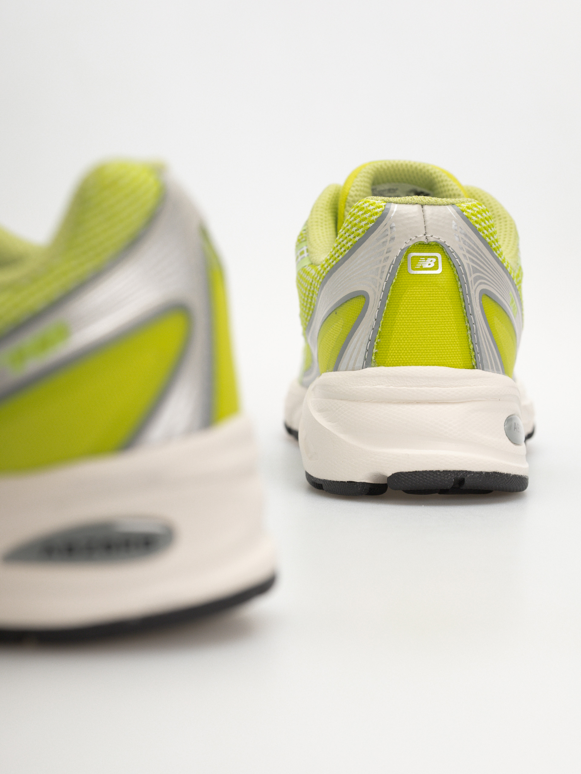 Cipők New Balance 740 (timberwolf/afterglow)