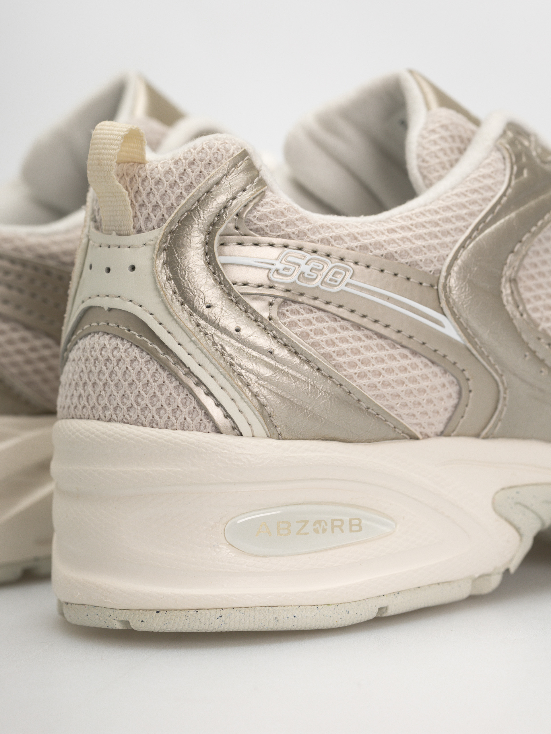 Cipők New Balance 530 (gold metallic/linen)