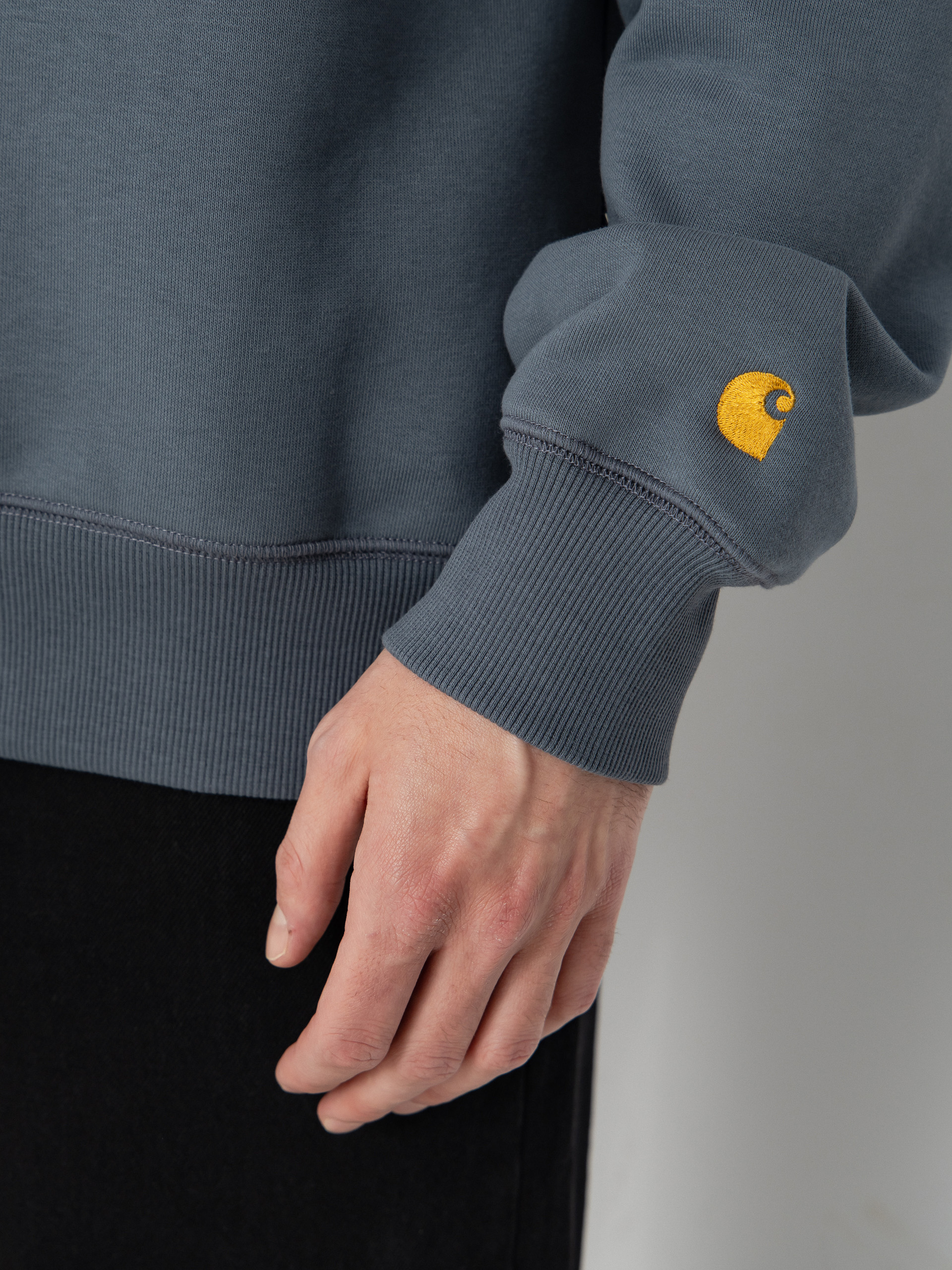 Pulóver Carhartt WIP Chase (cozy blue/gold)