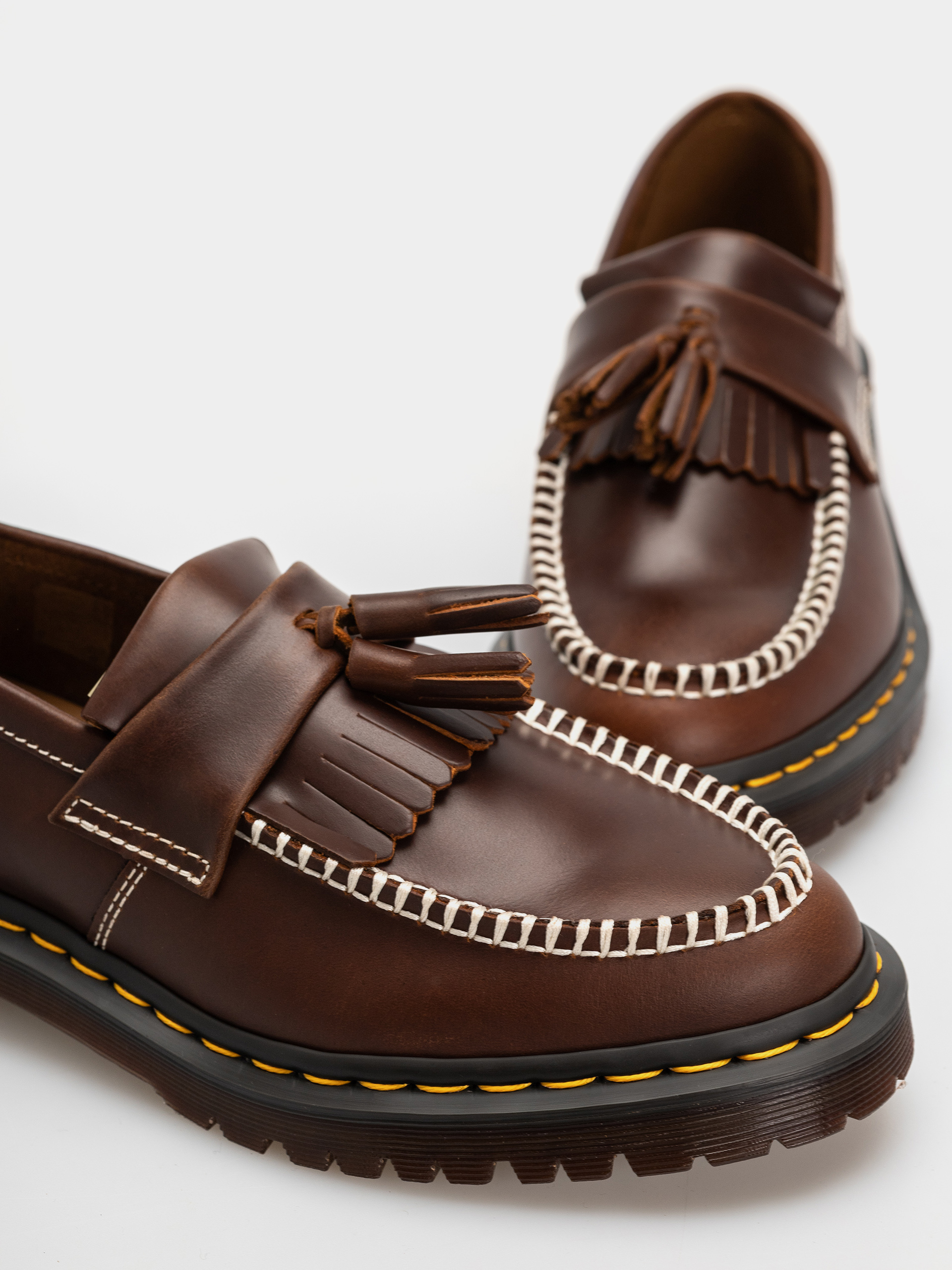 Cipők Dr. Martens Adrian Ben Tassel Loafer (butterscotch orleans)