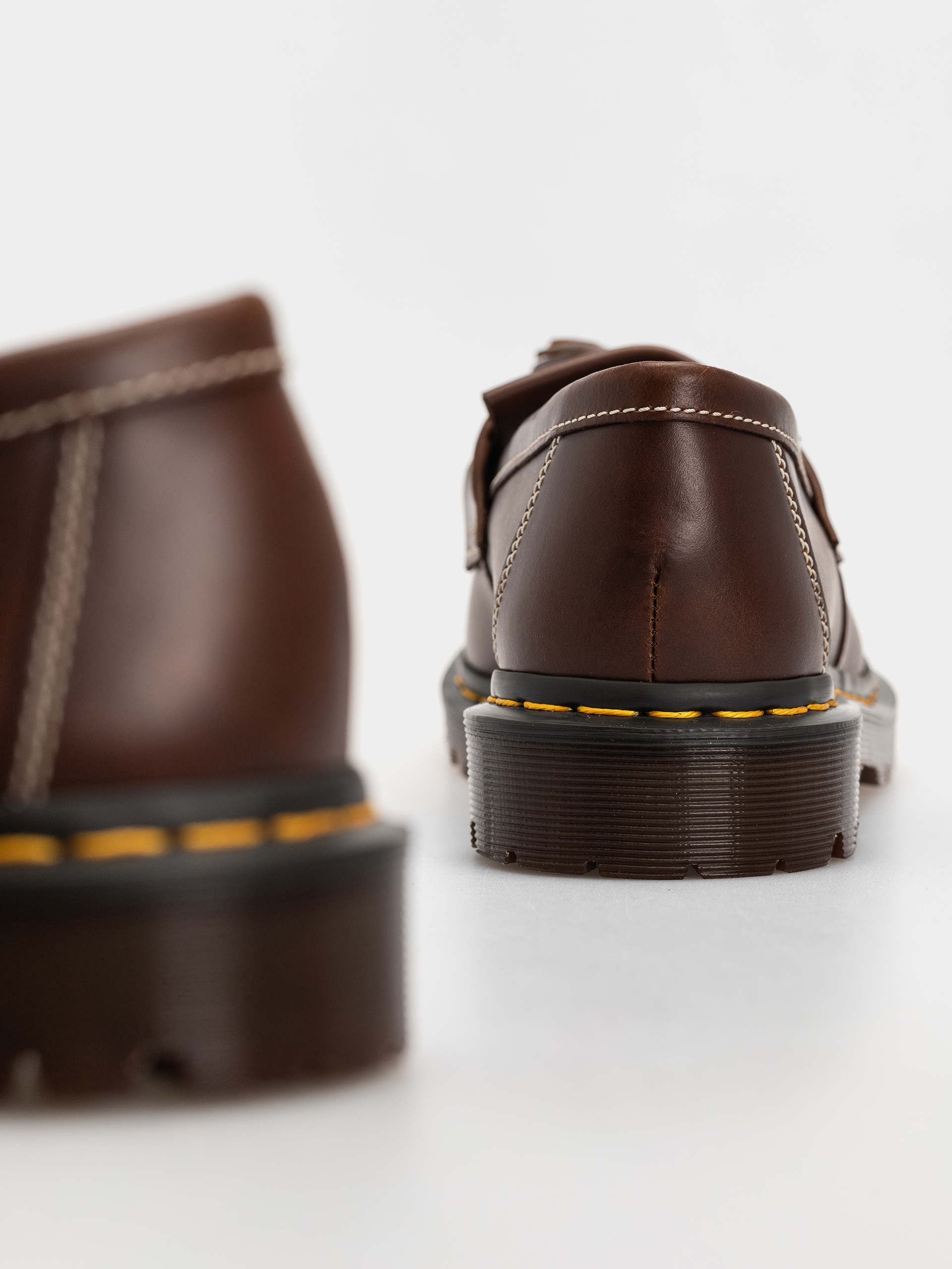 Cipők Dr. Martens Adrian Ben Tassel Loafer (butterscotch orleans)